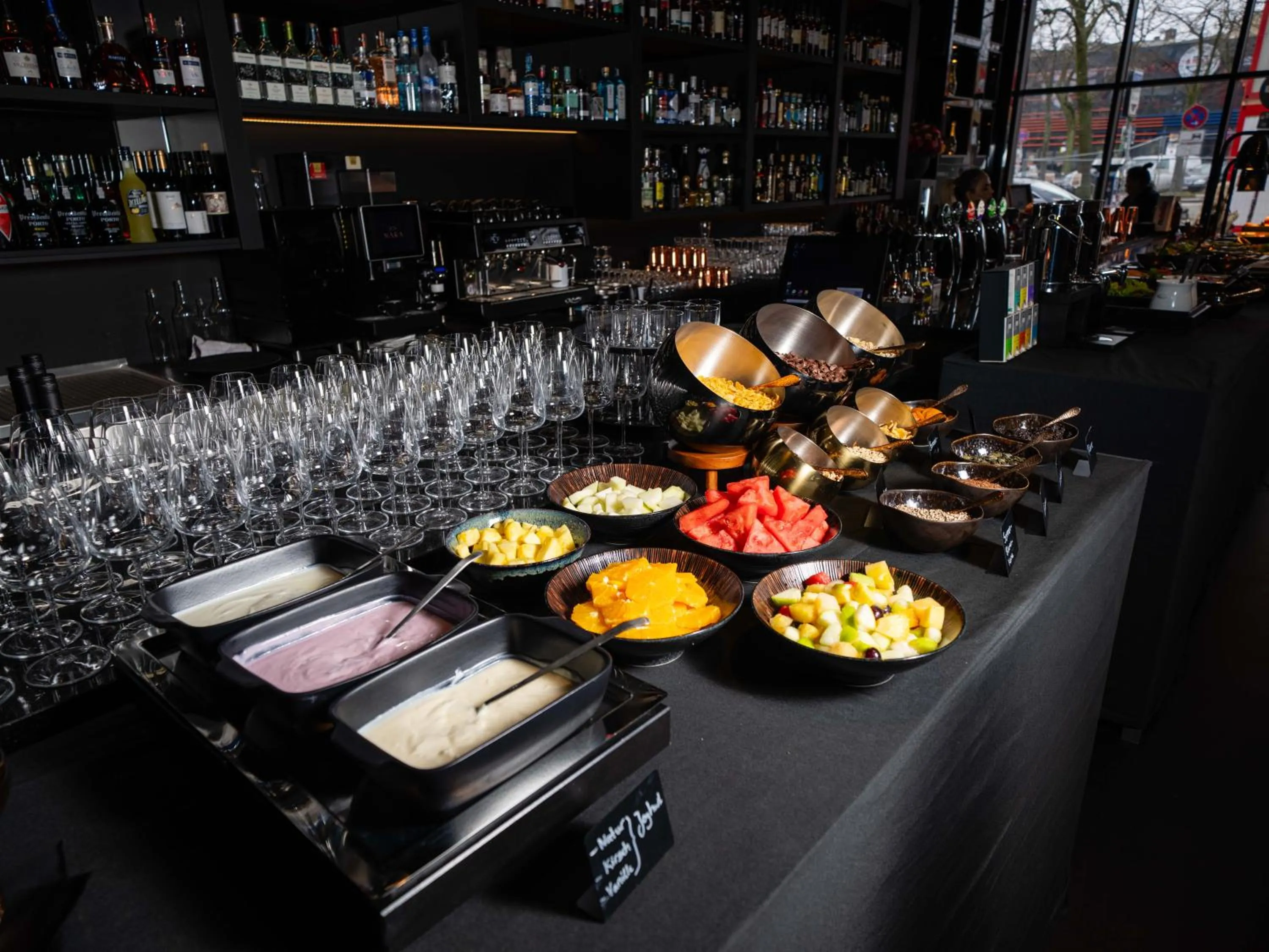 Buffet breakfast in Hotel am Beatles-Platz