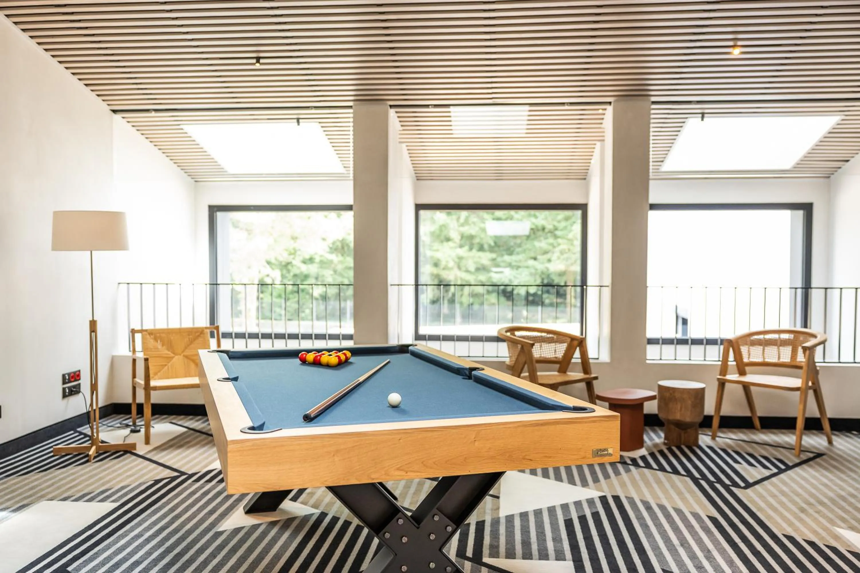 Billiard in Hôtel Parc du Landreau