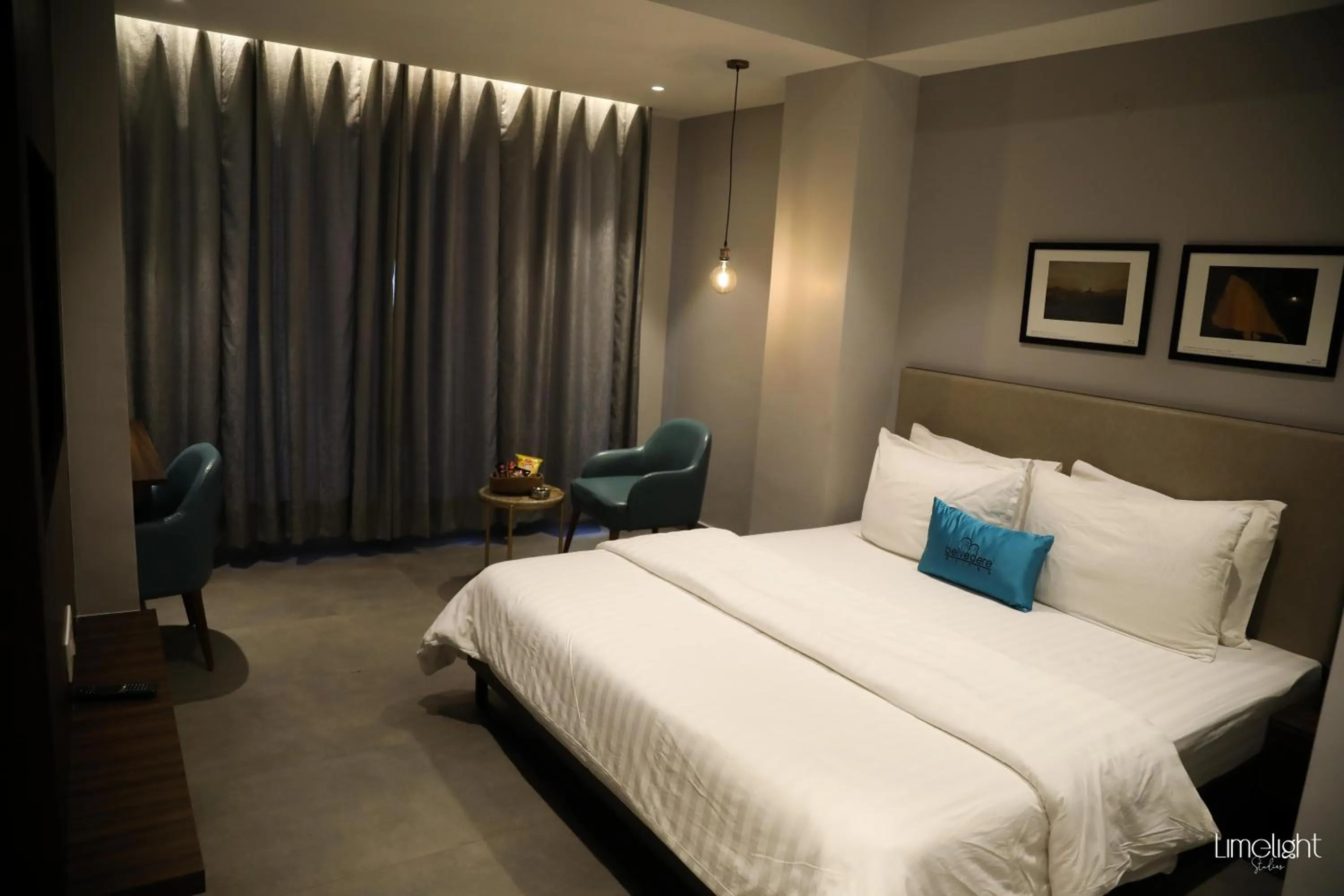 Bedroom, Bed in Belvedere Suites