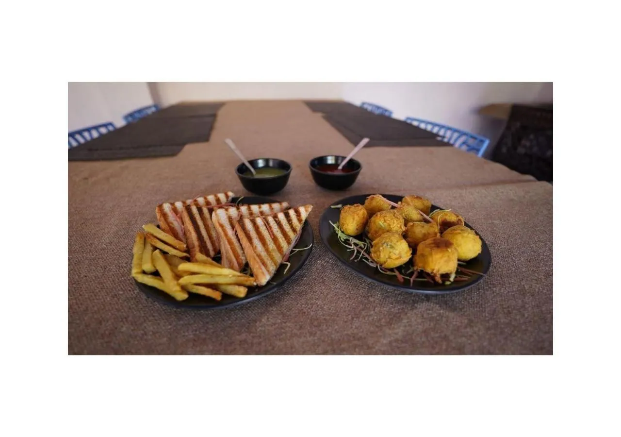 Restaurant/places to eat in HR DUKES DEN RESORT