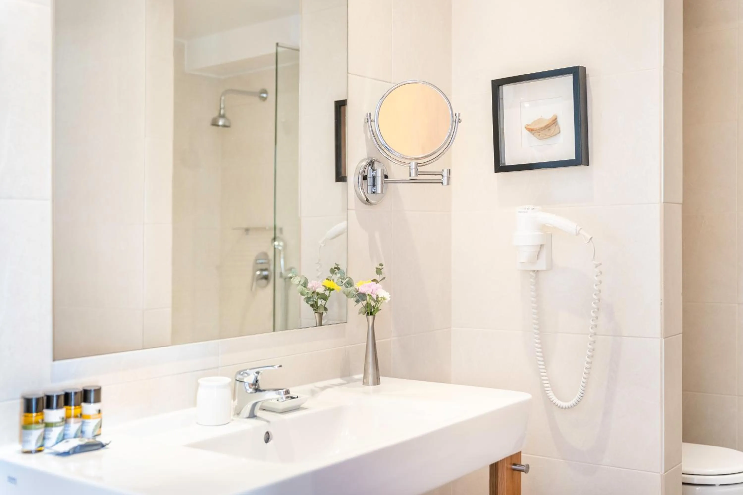 Bathroom in The Athens Gate Hotel