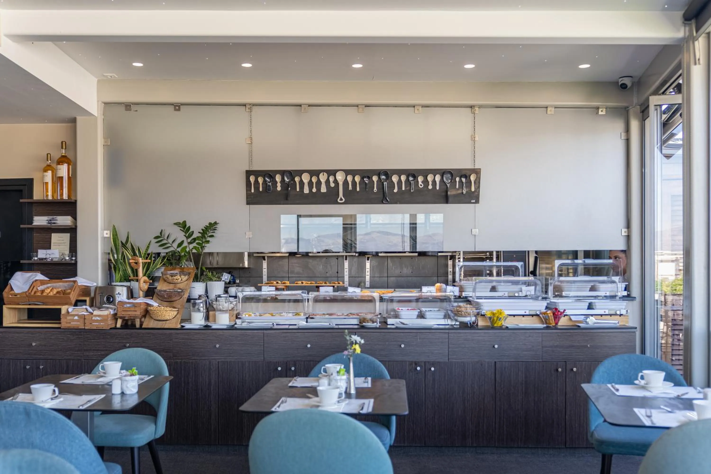 Restaurant/places to eat in The Athens Gate Hotel