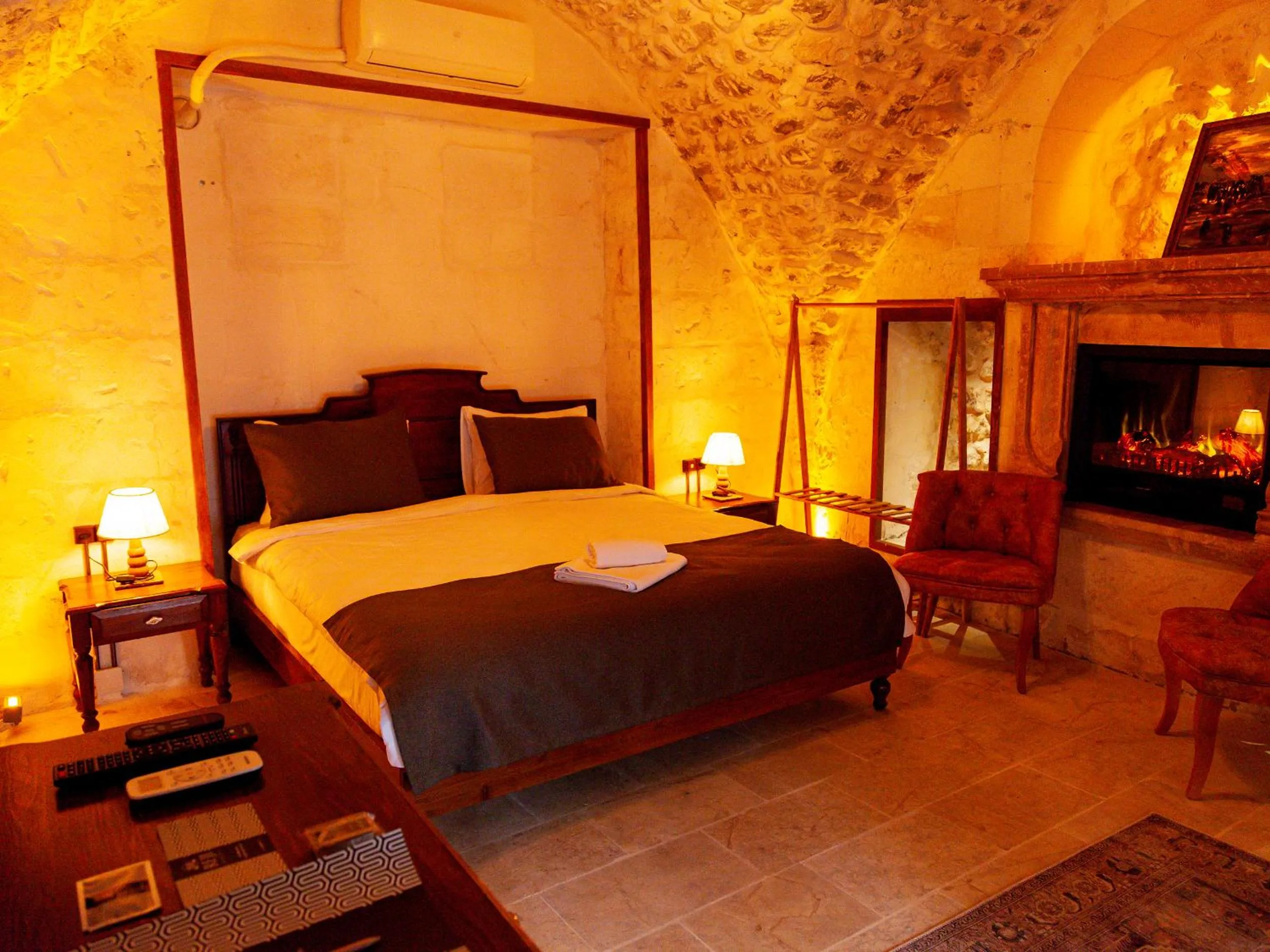 Bed in Reji Boutique Hotel