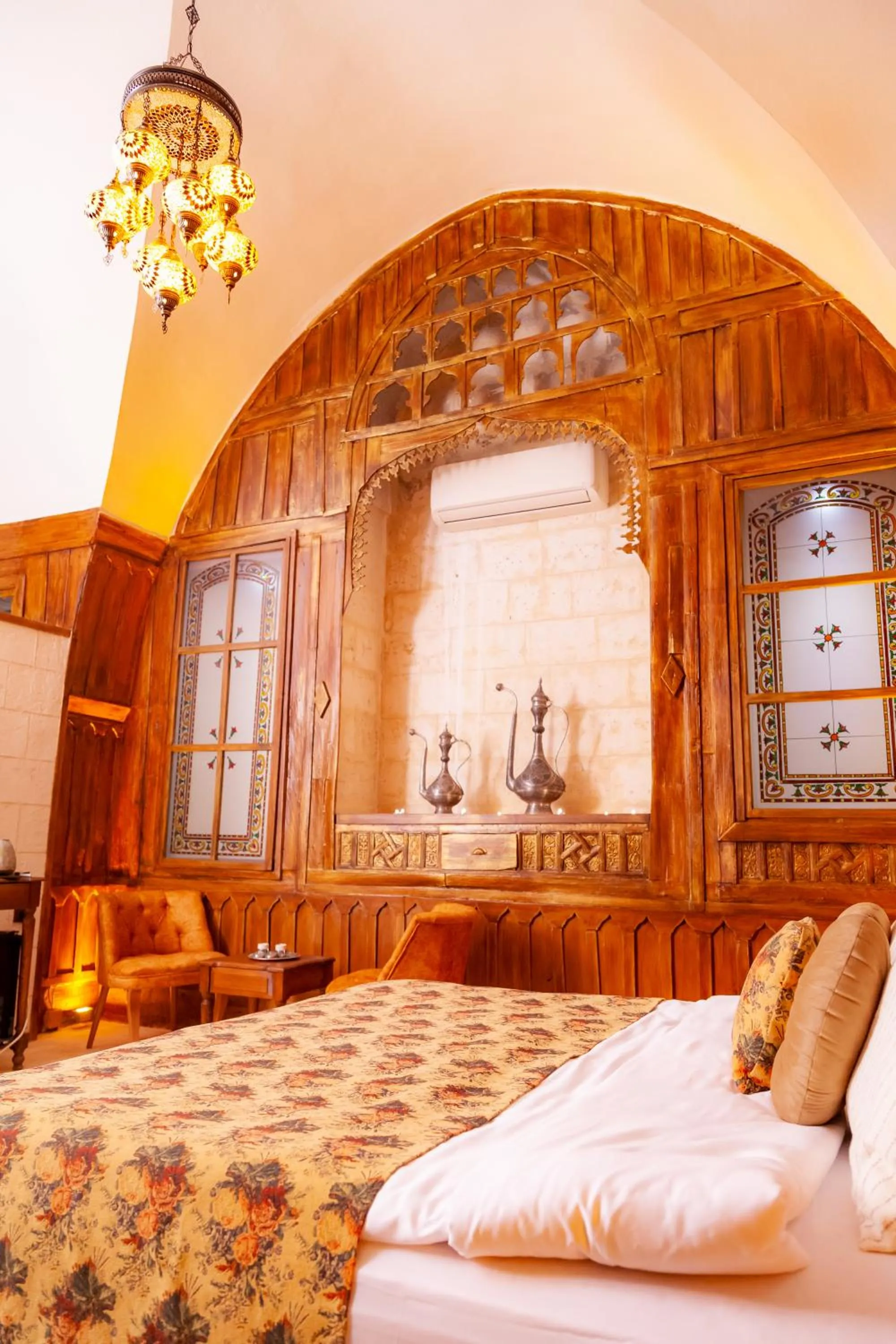 Bed in Reji Boutique Hotel