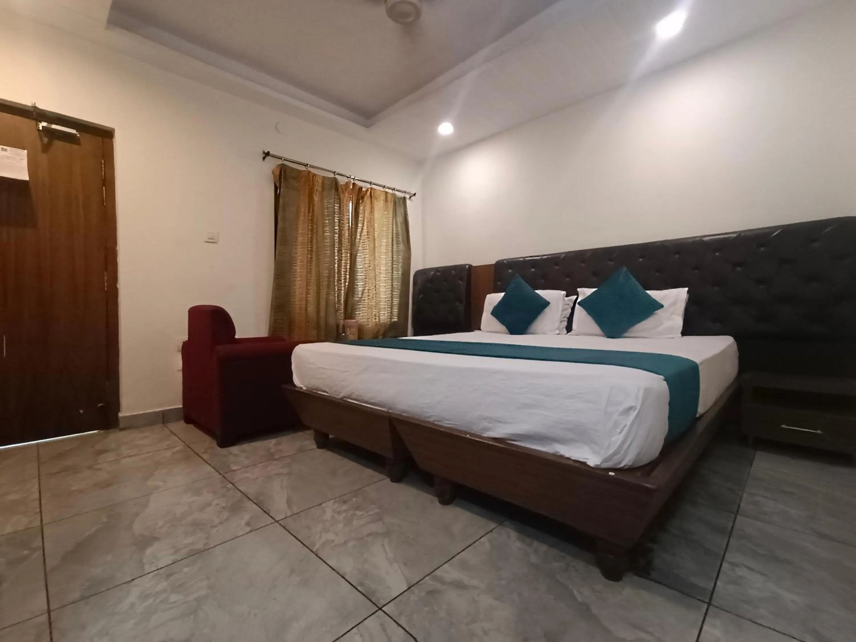 Bed in Hotel Ganga Azure@ Har Ki Pauri Road