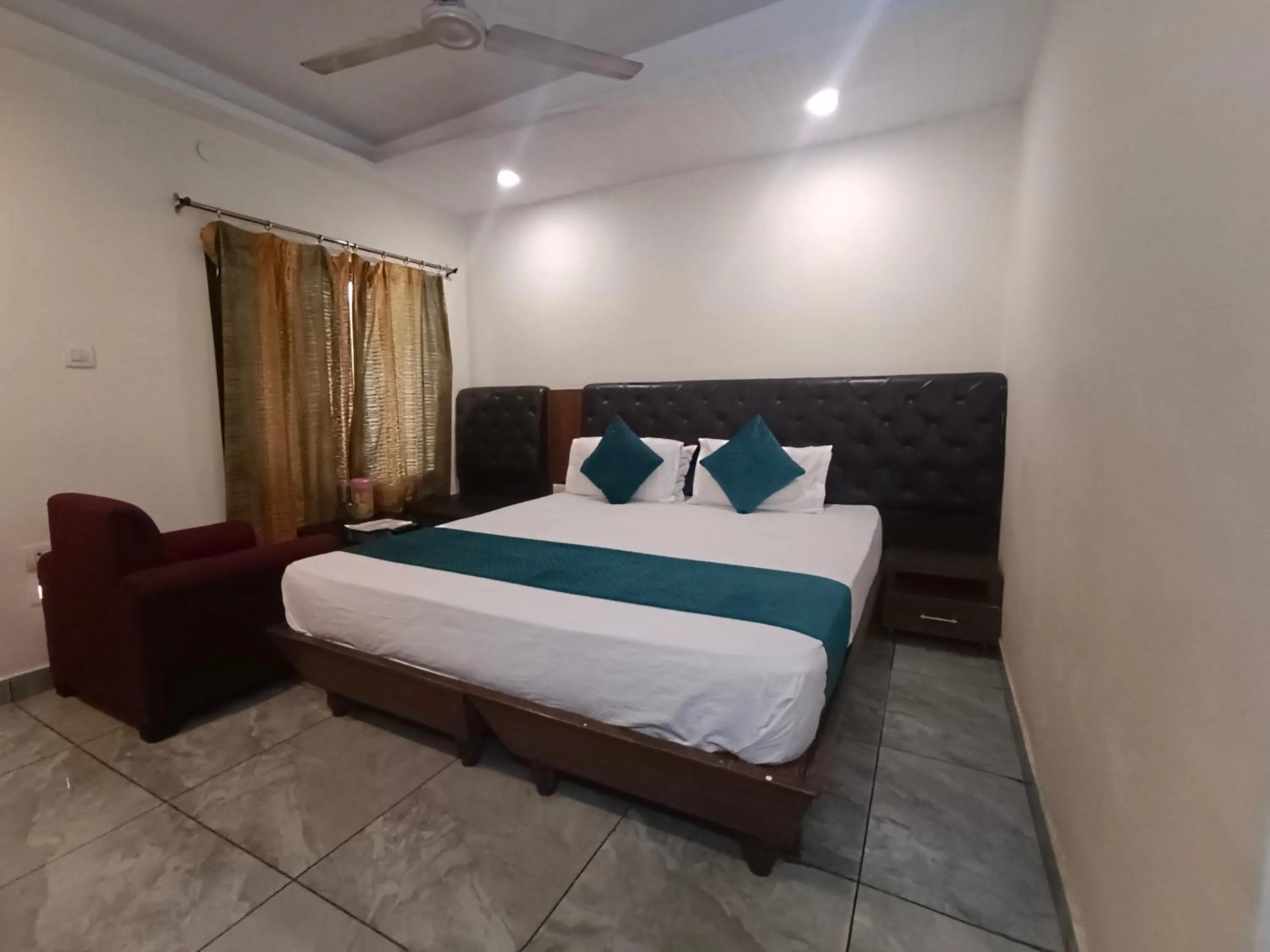 Bed in Hotel Ganga Azure@ Har Ki Pauri Road