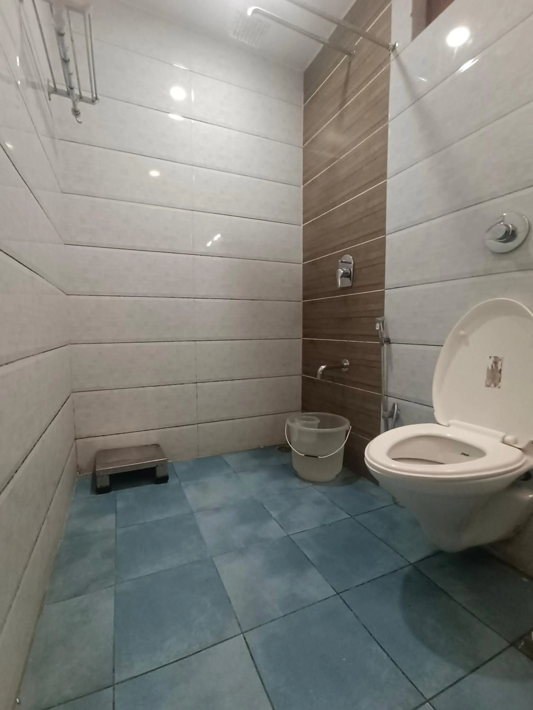 Toilet in Hotel Ganga Azure@ Har Ki Pauri Road