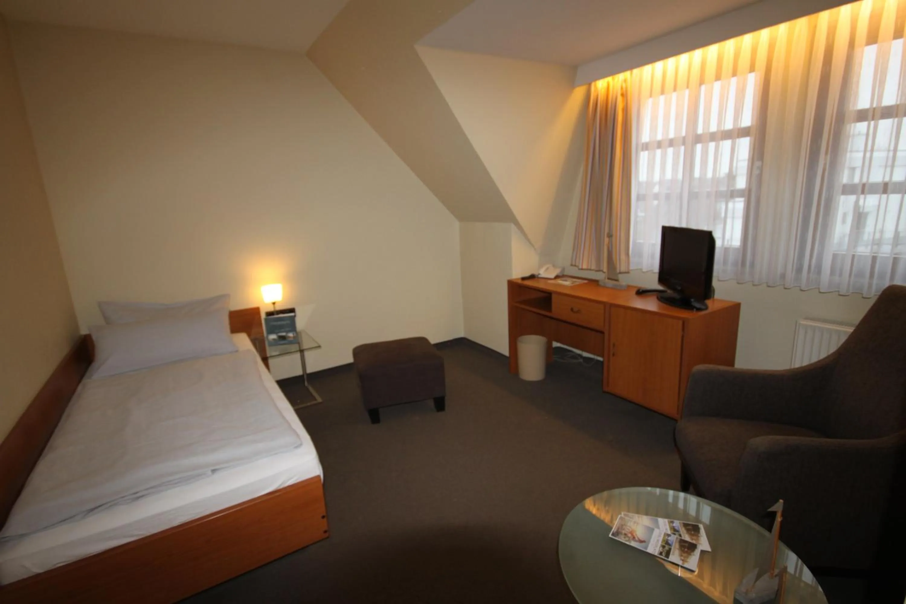 Photo of the whole room, Bed in Lieblingsplatz Hotel Seedeich