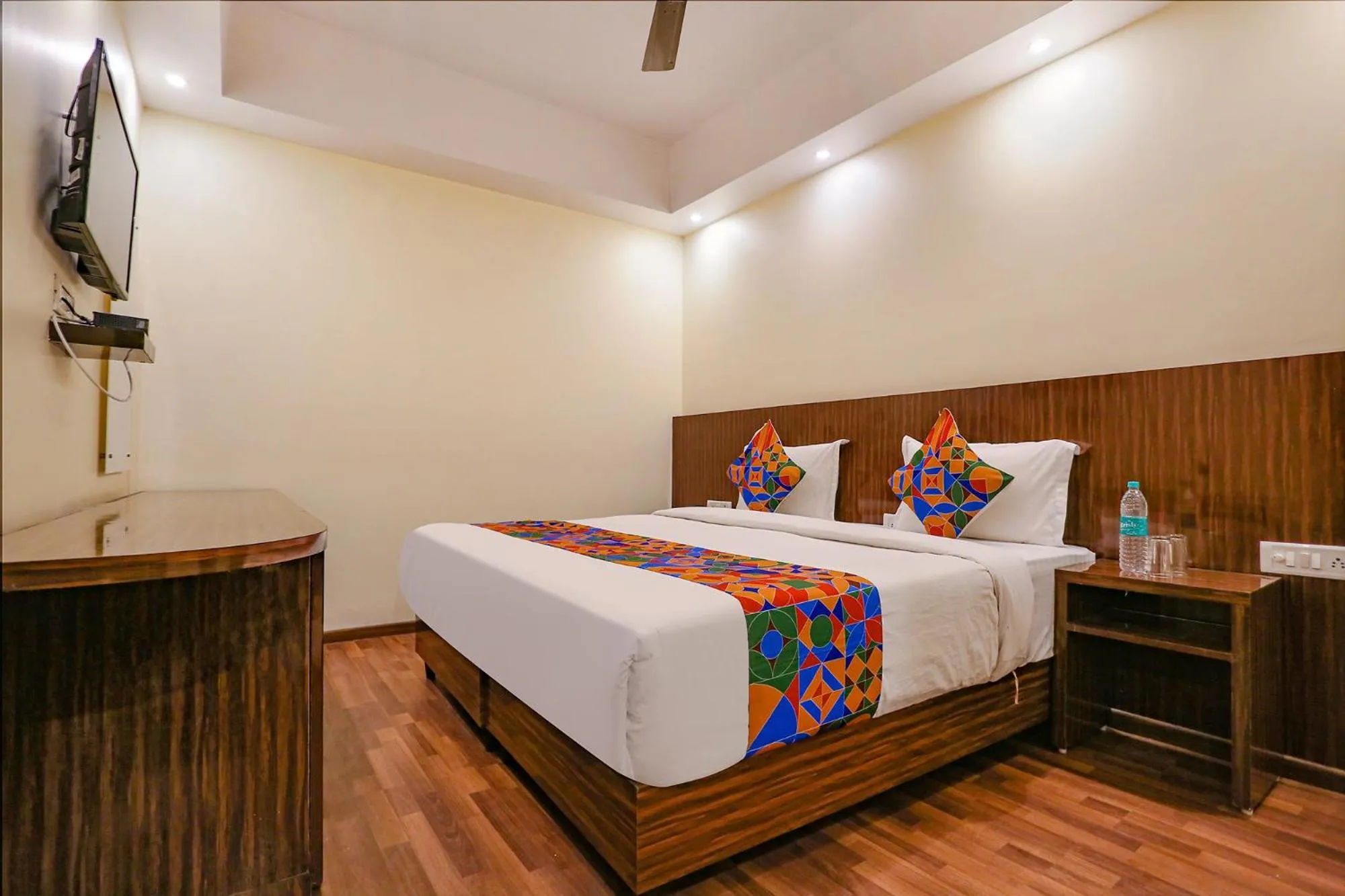 Bed in Via Kapashera Residency