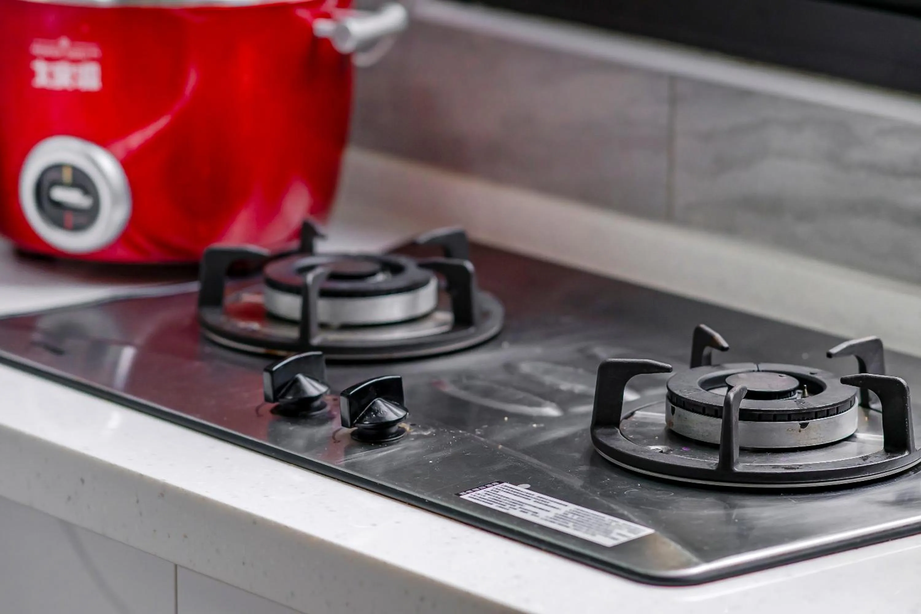 stove in Shen-Lu-Ju B&B