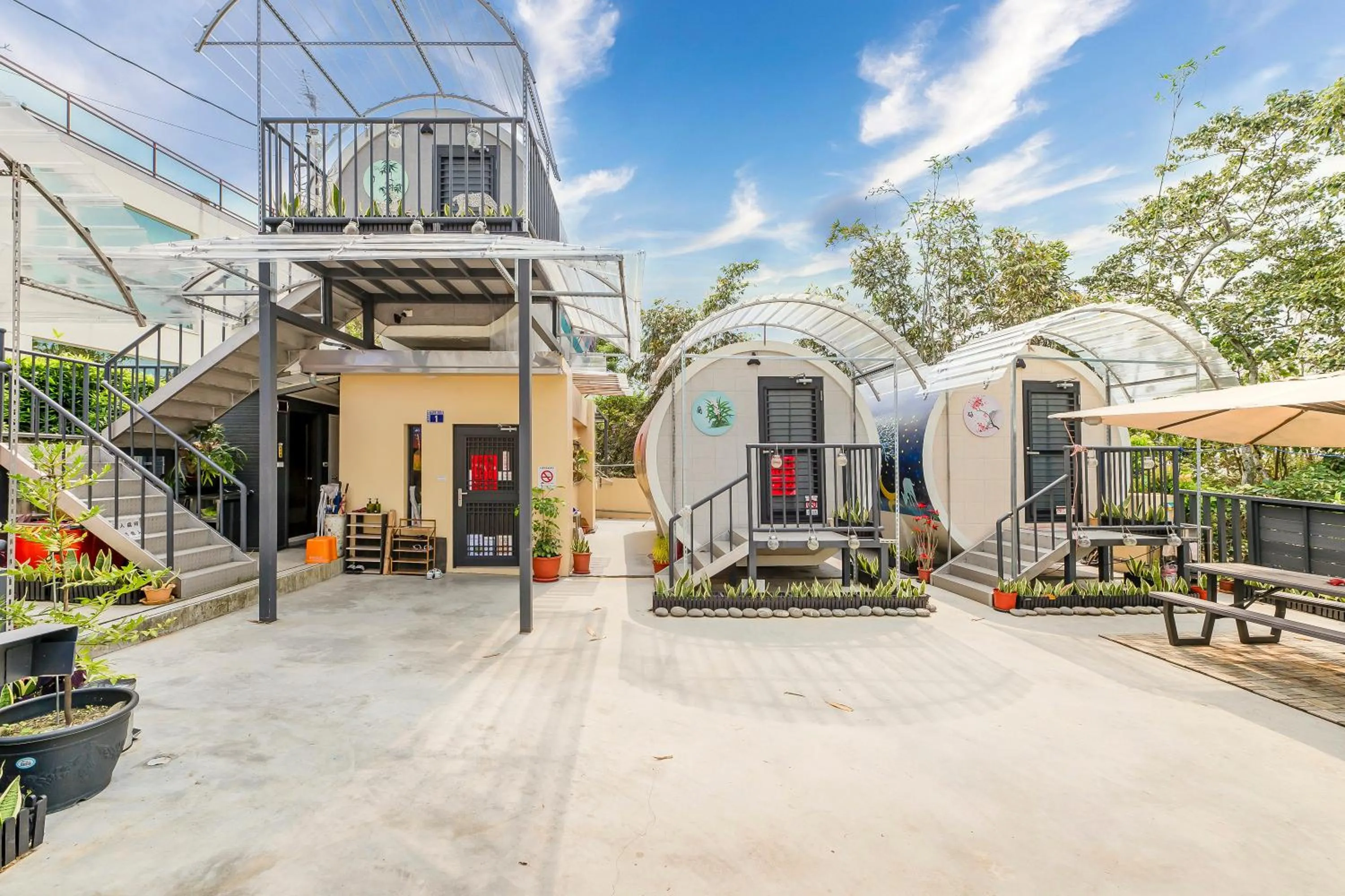 Property building in Shen-Lu-Ju B&B