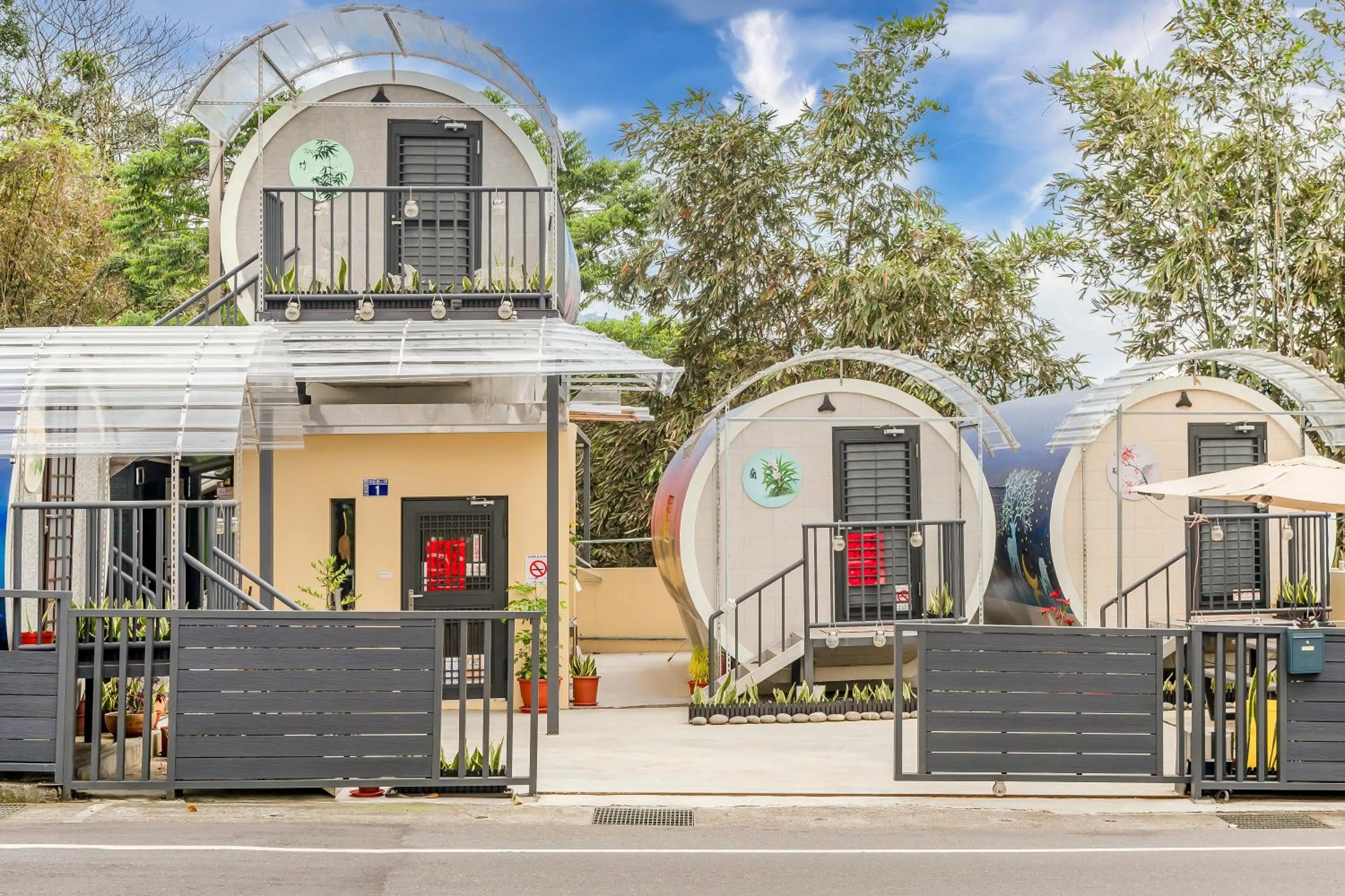 Property building in Shen-Lu-Ju B&B