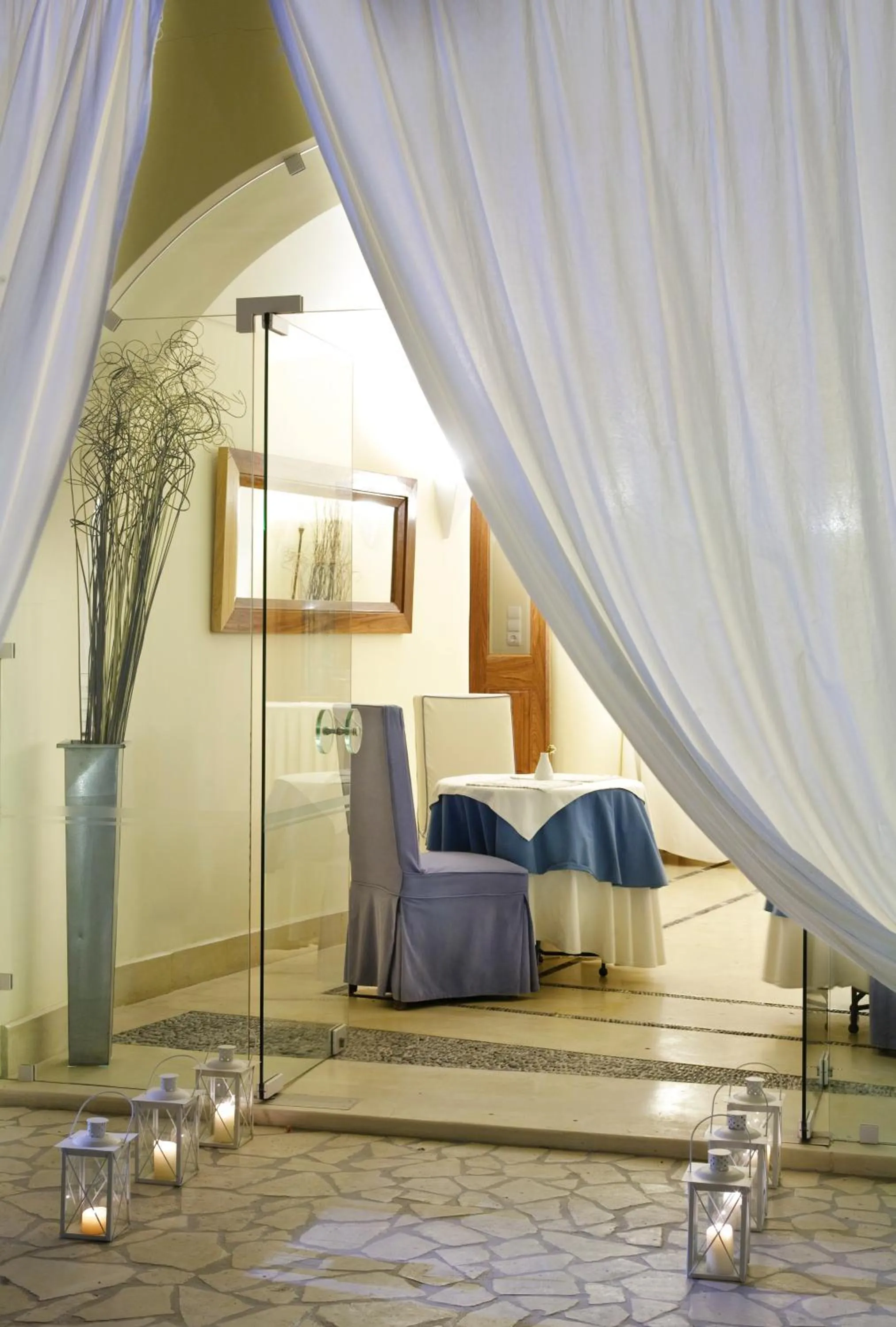 Facade/entrance, Bed in Tamarix Del Mar Suites