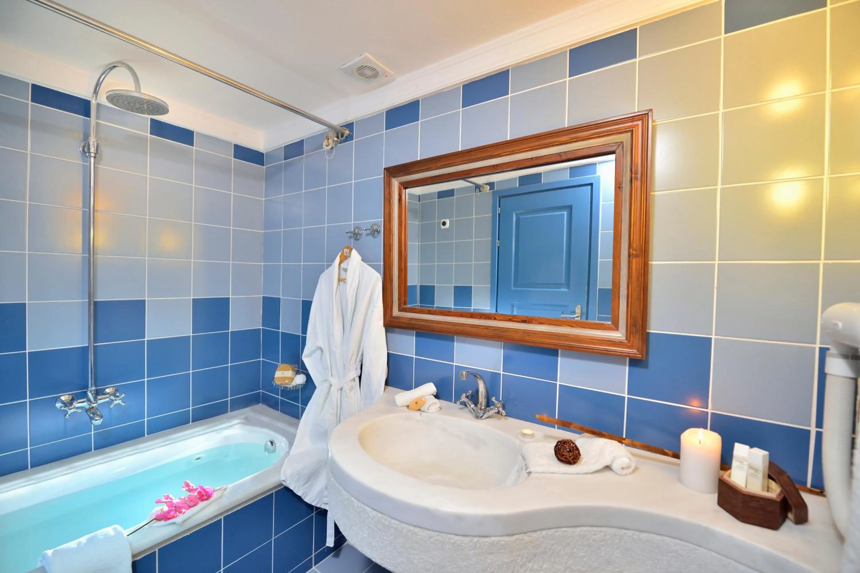 Bathroom in Tamarix Del Mar Suites