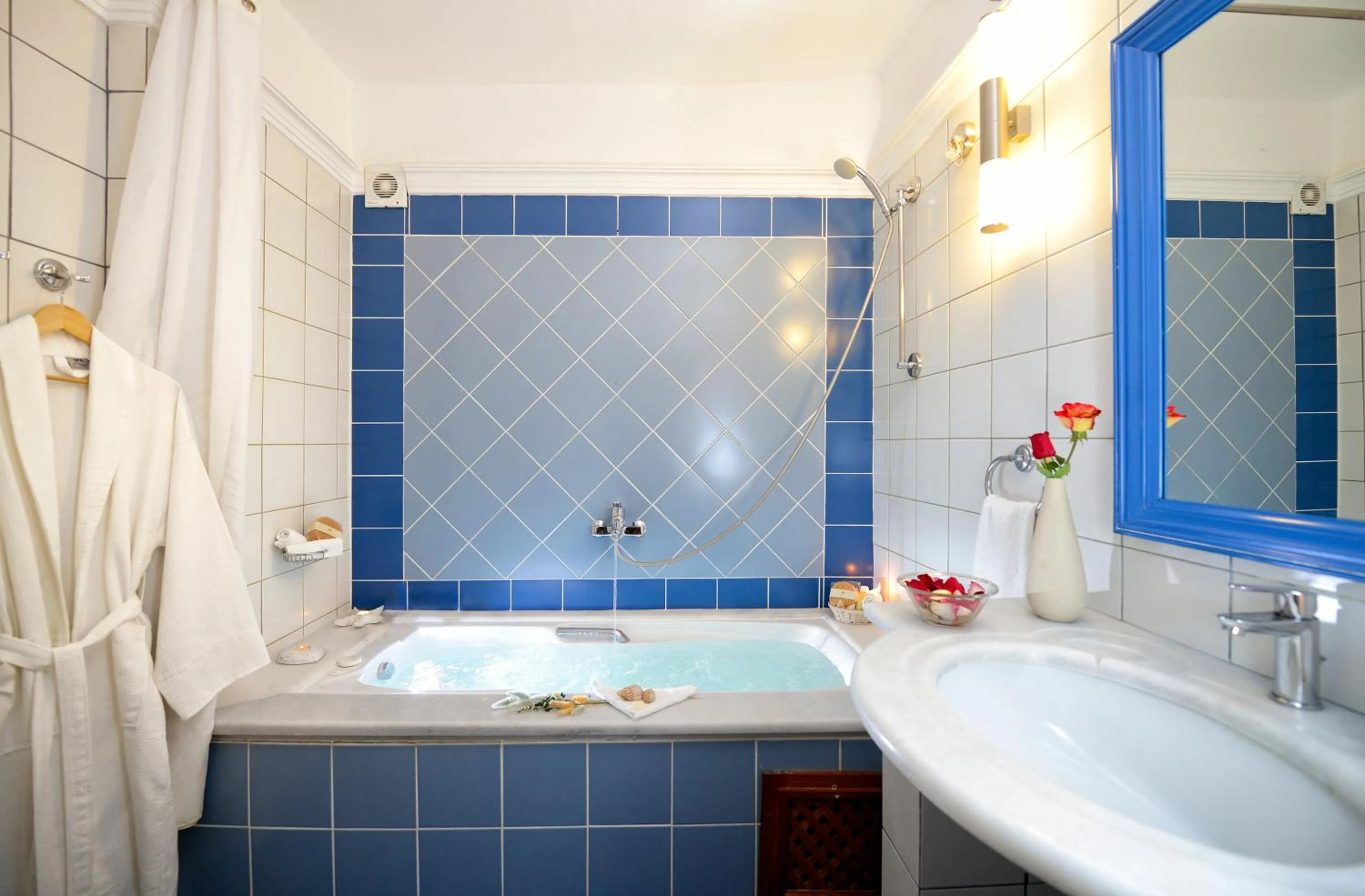 Bathroom in Tamarix Del Mar Suites