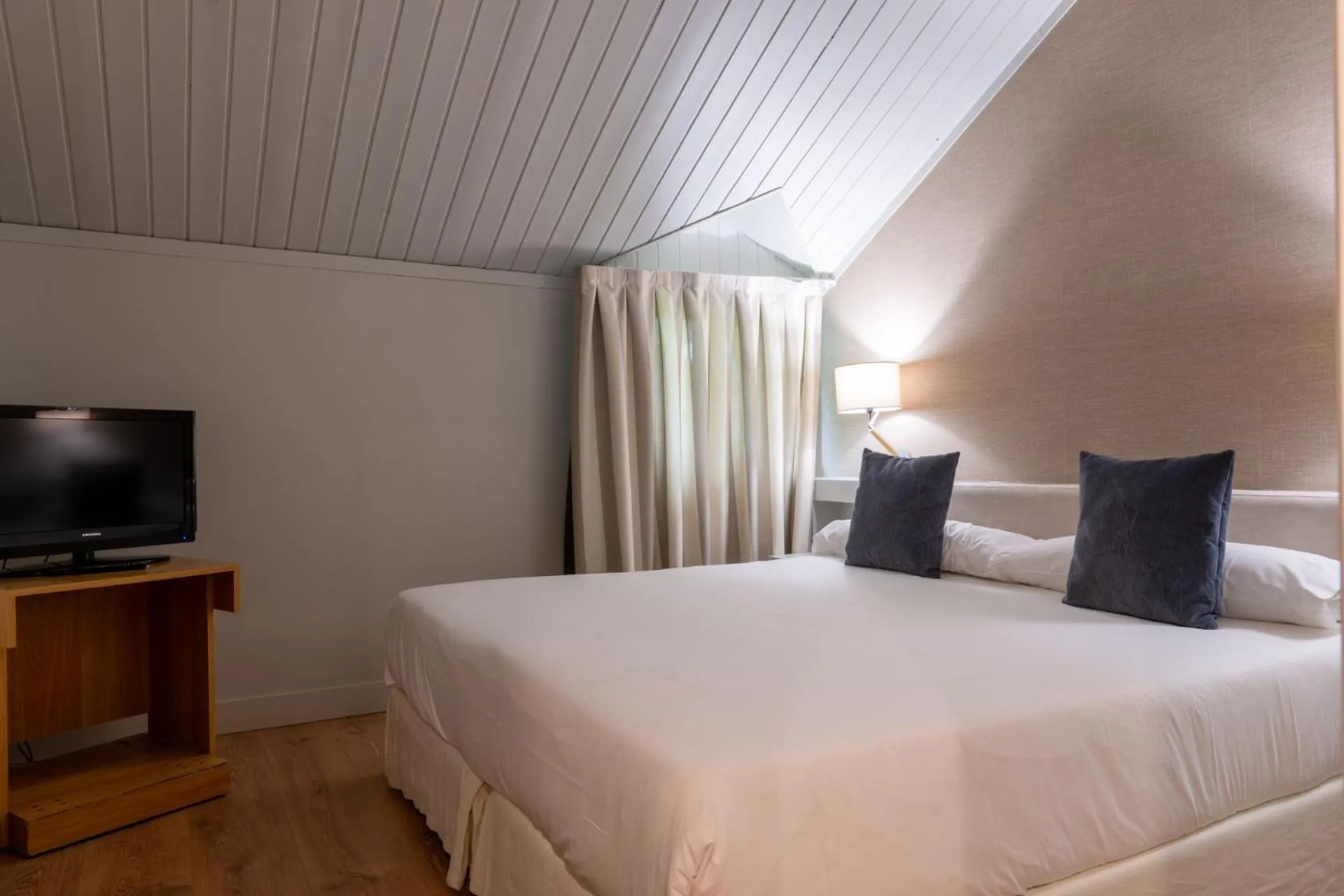 Bed in Hotel Xalet del Golf