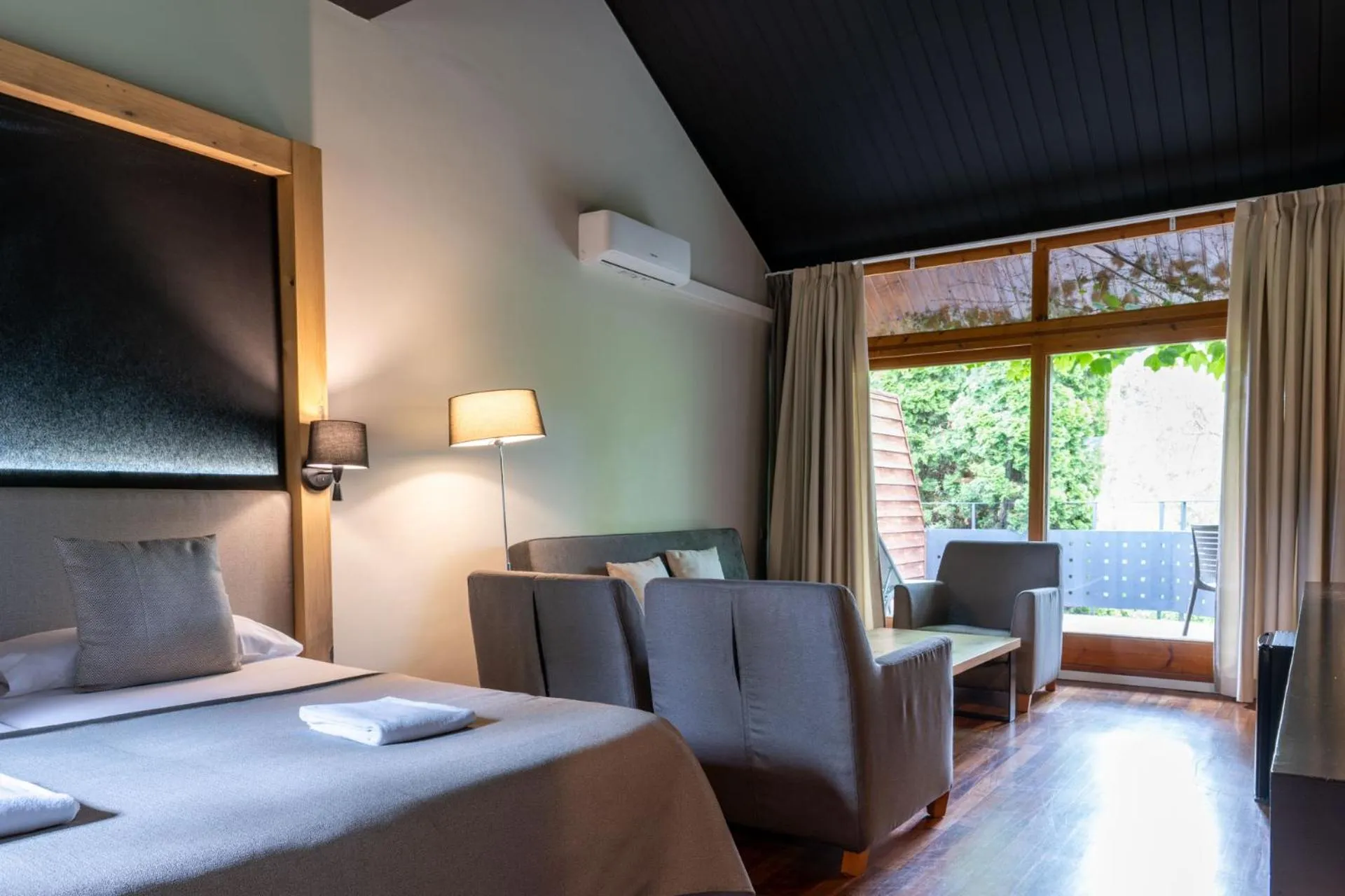 Bed in Hotel Xalet del Golf