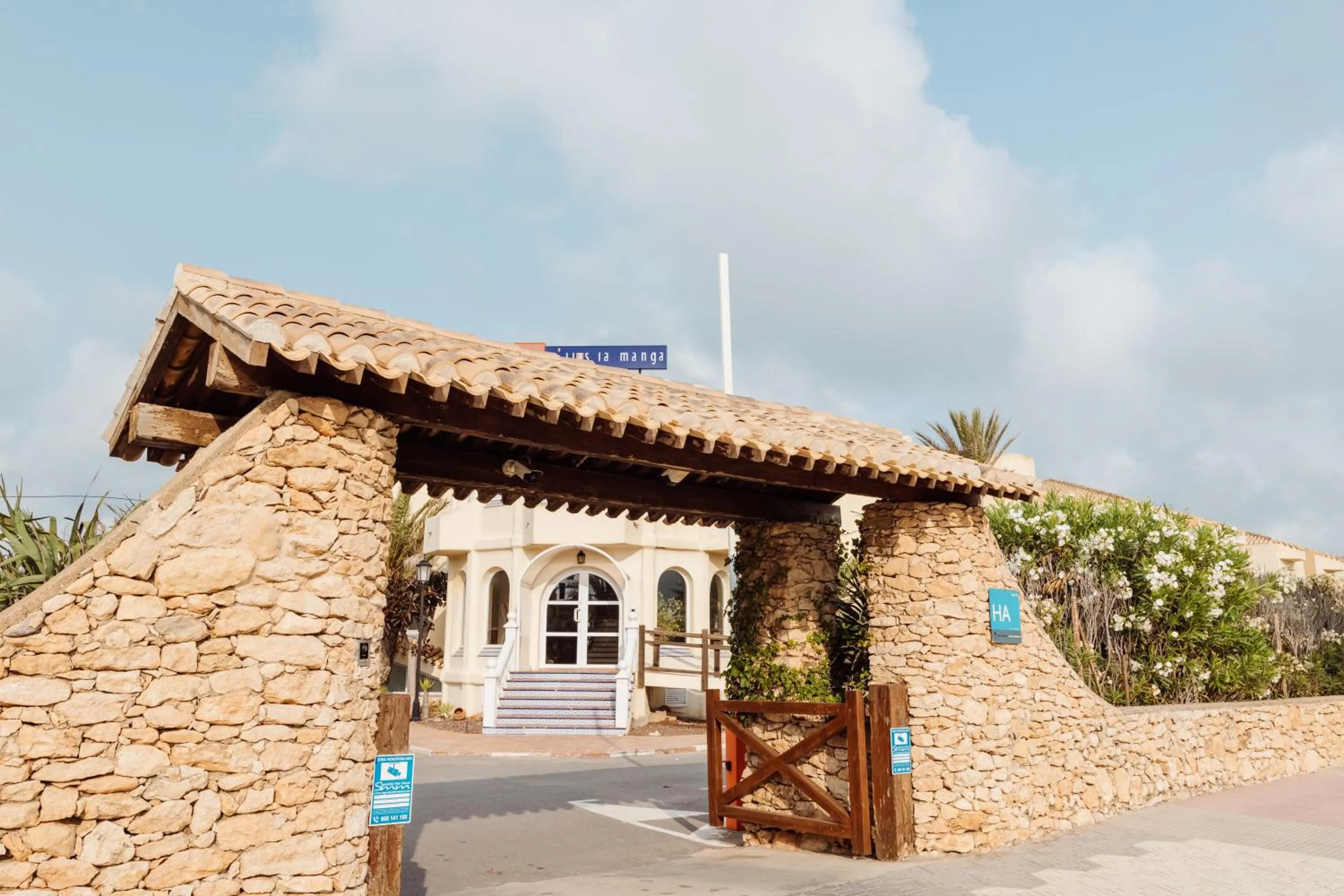 Property building in Aparthotel Villas La Manga