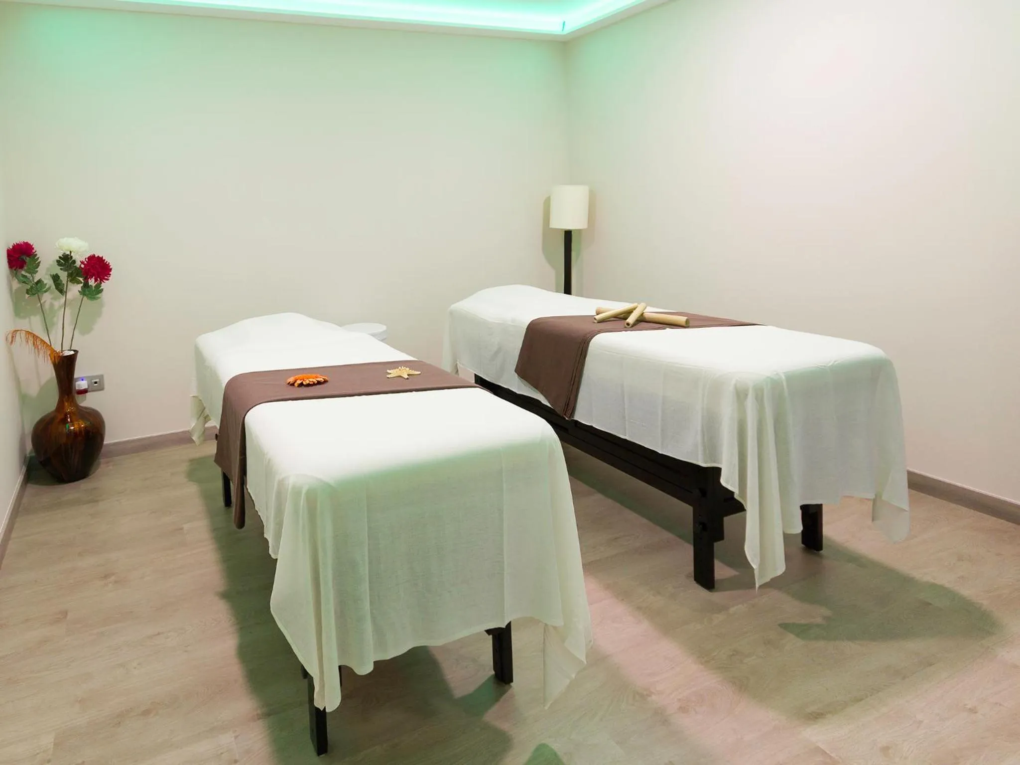 Massage in Sandos Benidorm Suites
