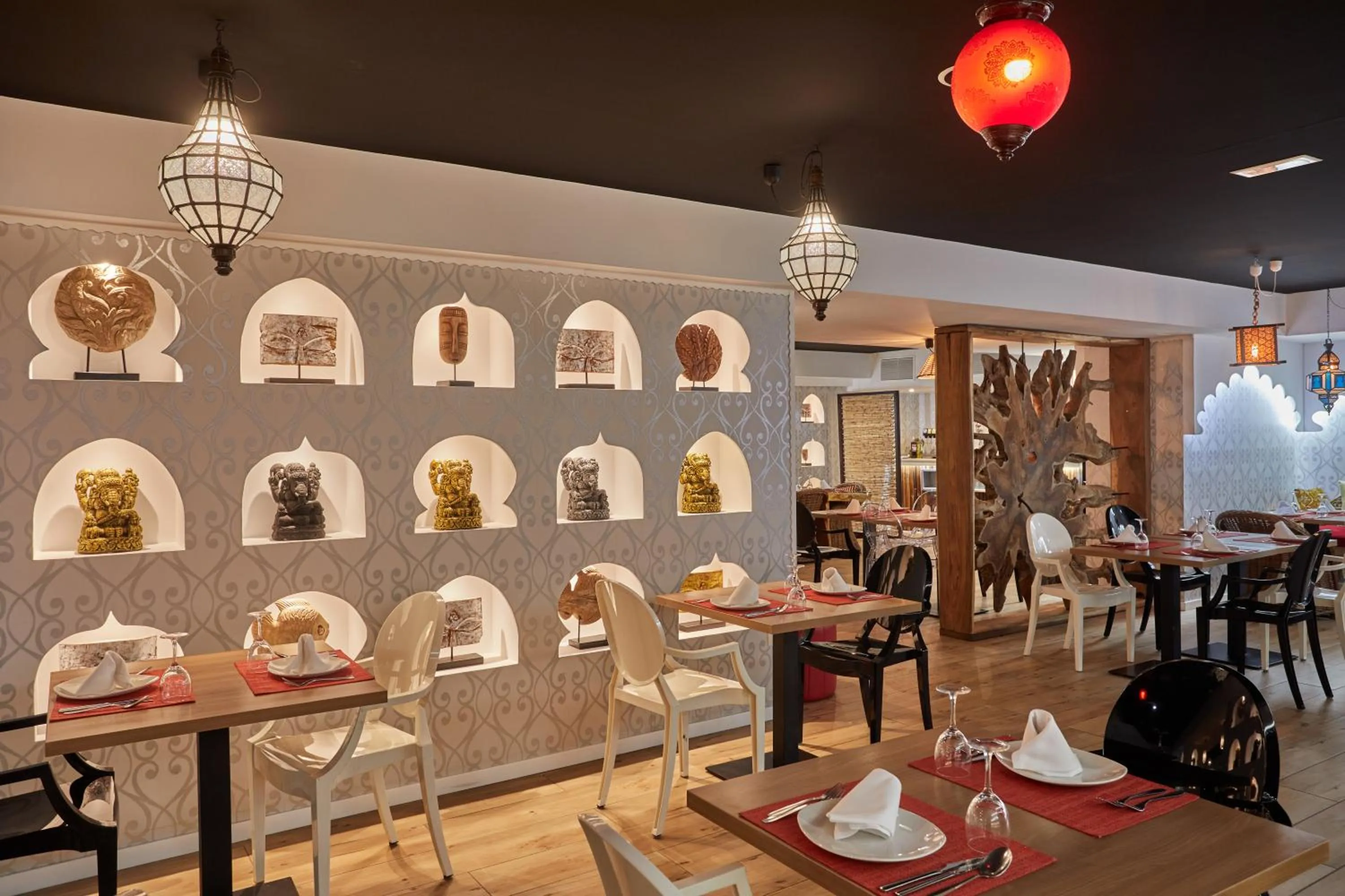 Restaurant/places to eat in Sandos Benidorm Suites