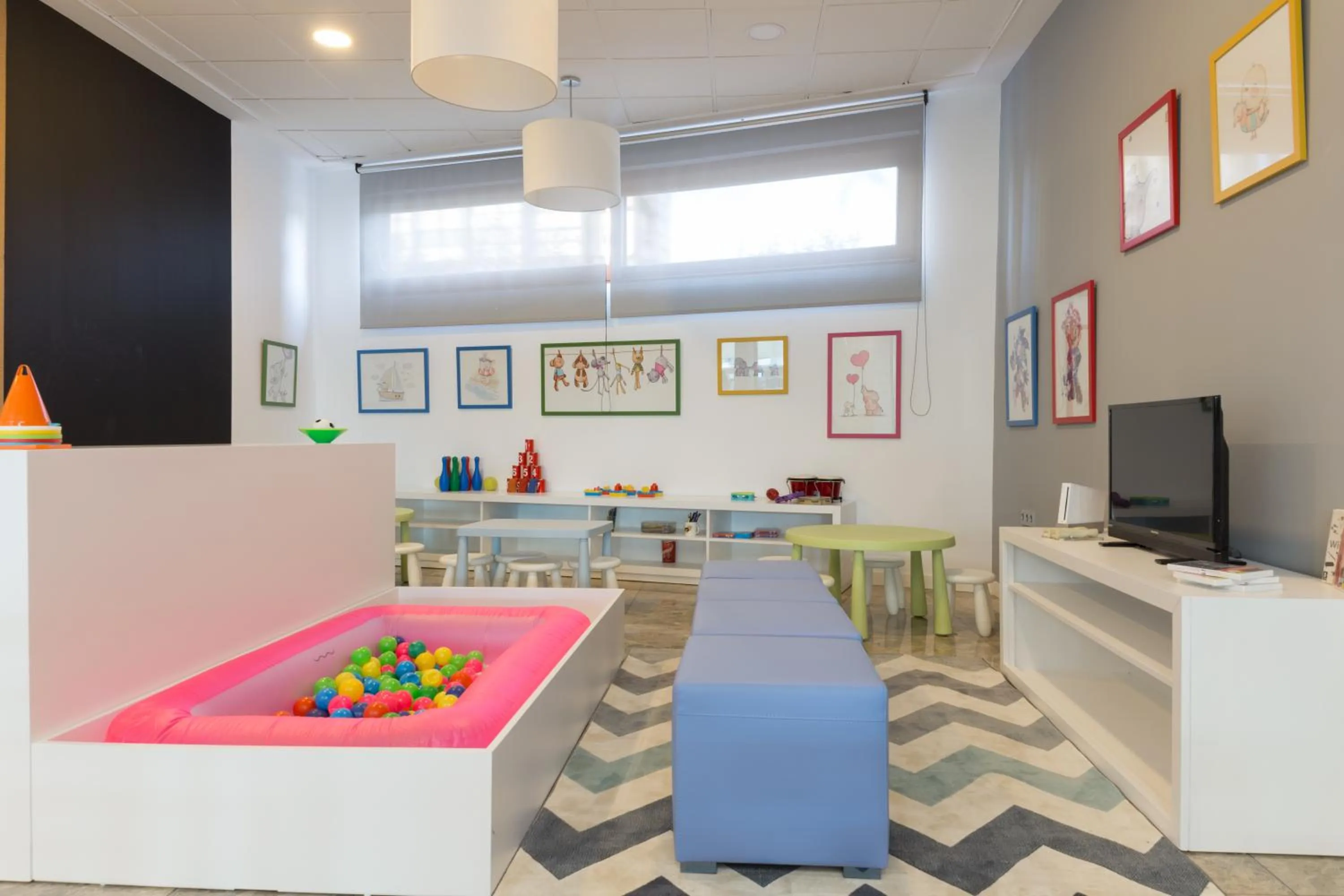 Game Room in Sandos Benidorm Suites