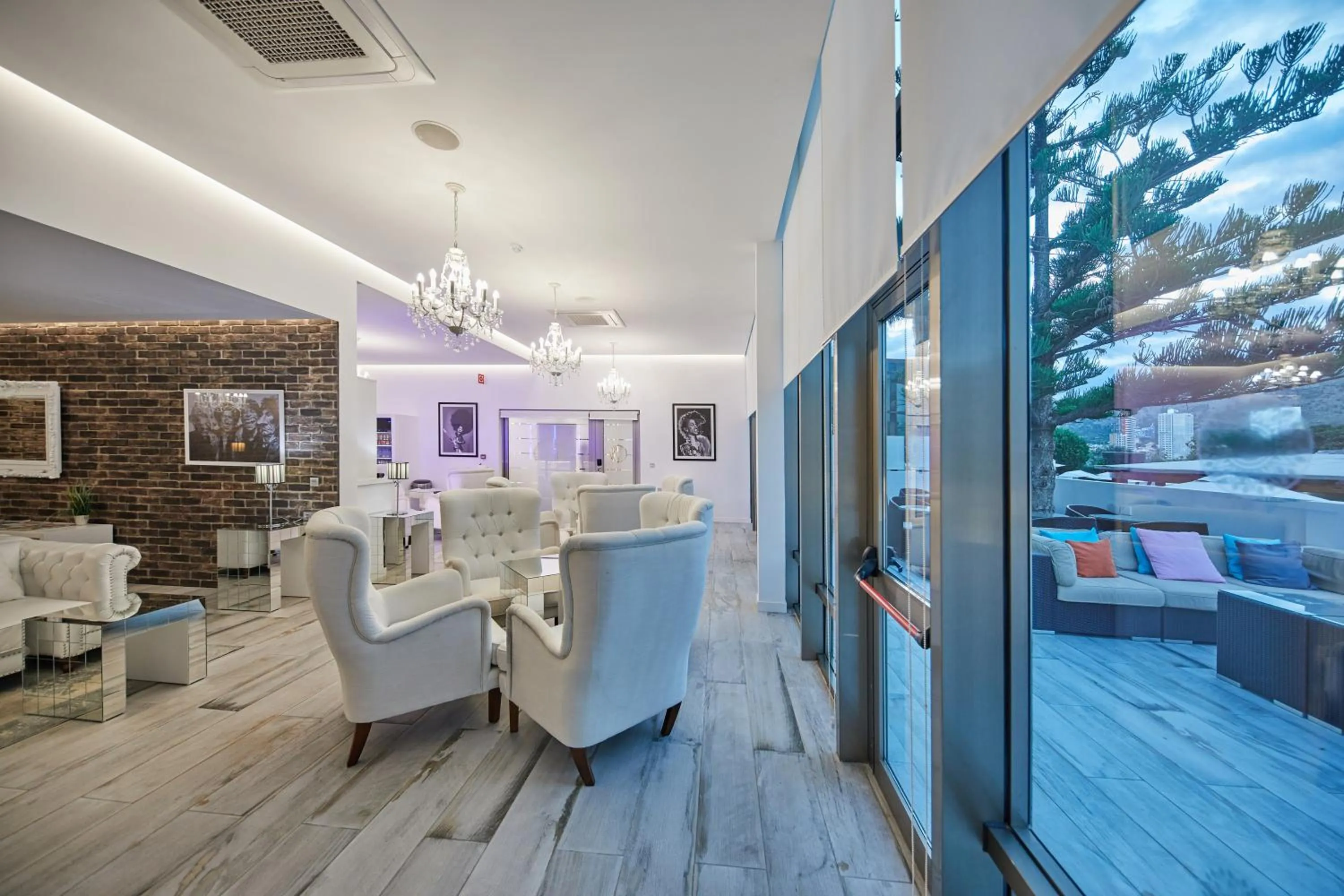 Lounge or bar in Sandos Benidorm Suites