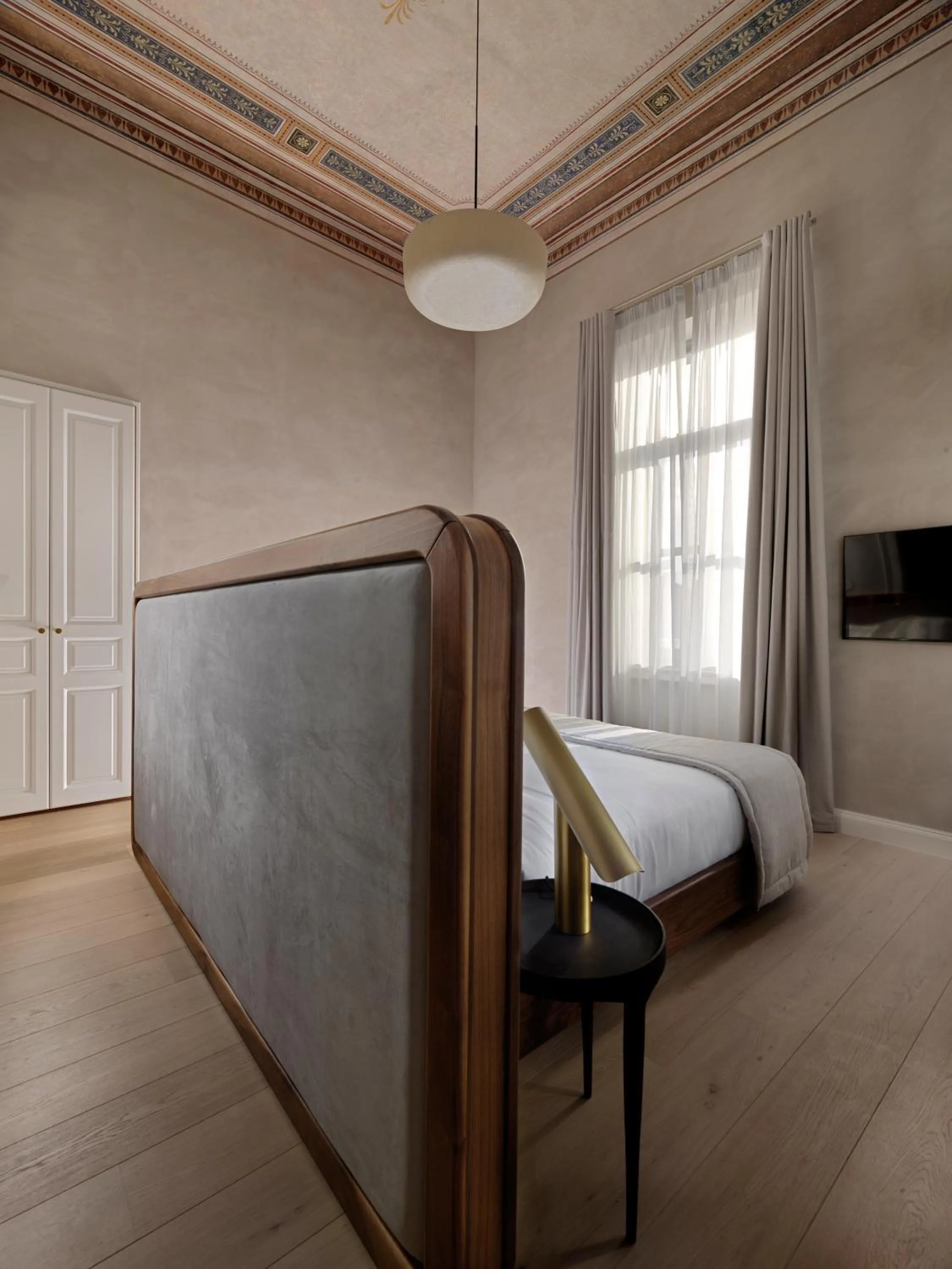 Bedroom, Bed in Monument Hotel