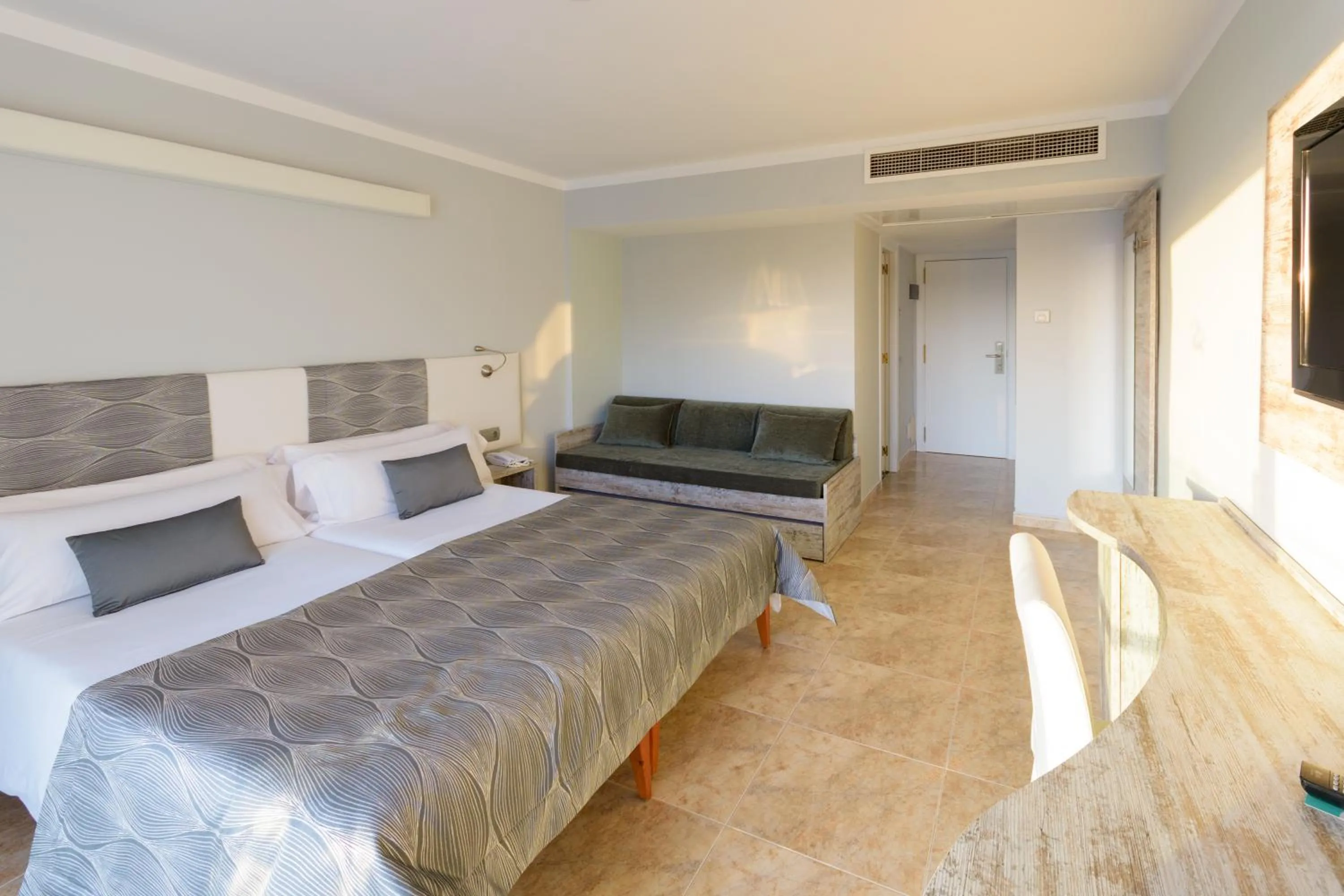 Bed in Hotel Bahia del Sol