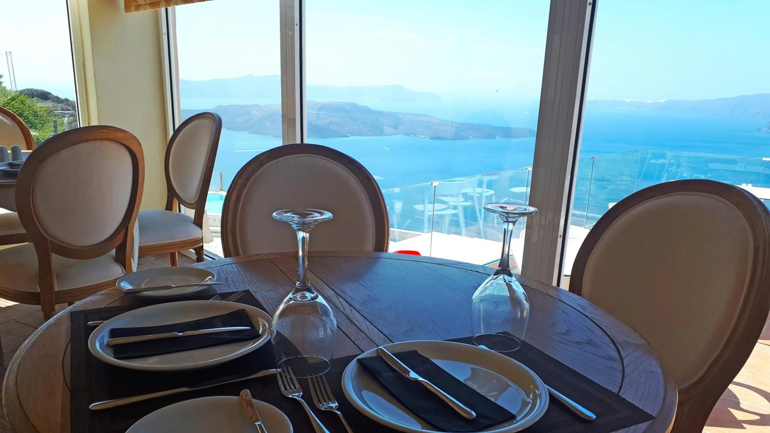 Restaurant/places to eat in Suites of the Gods Cave Spa Hotel