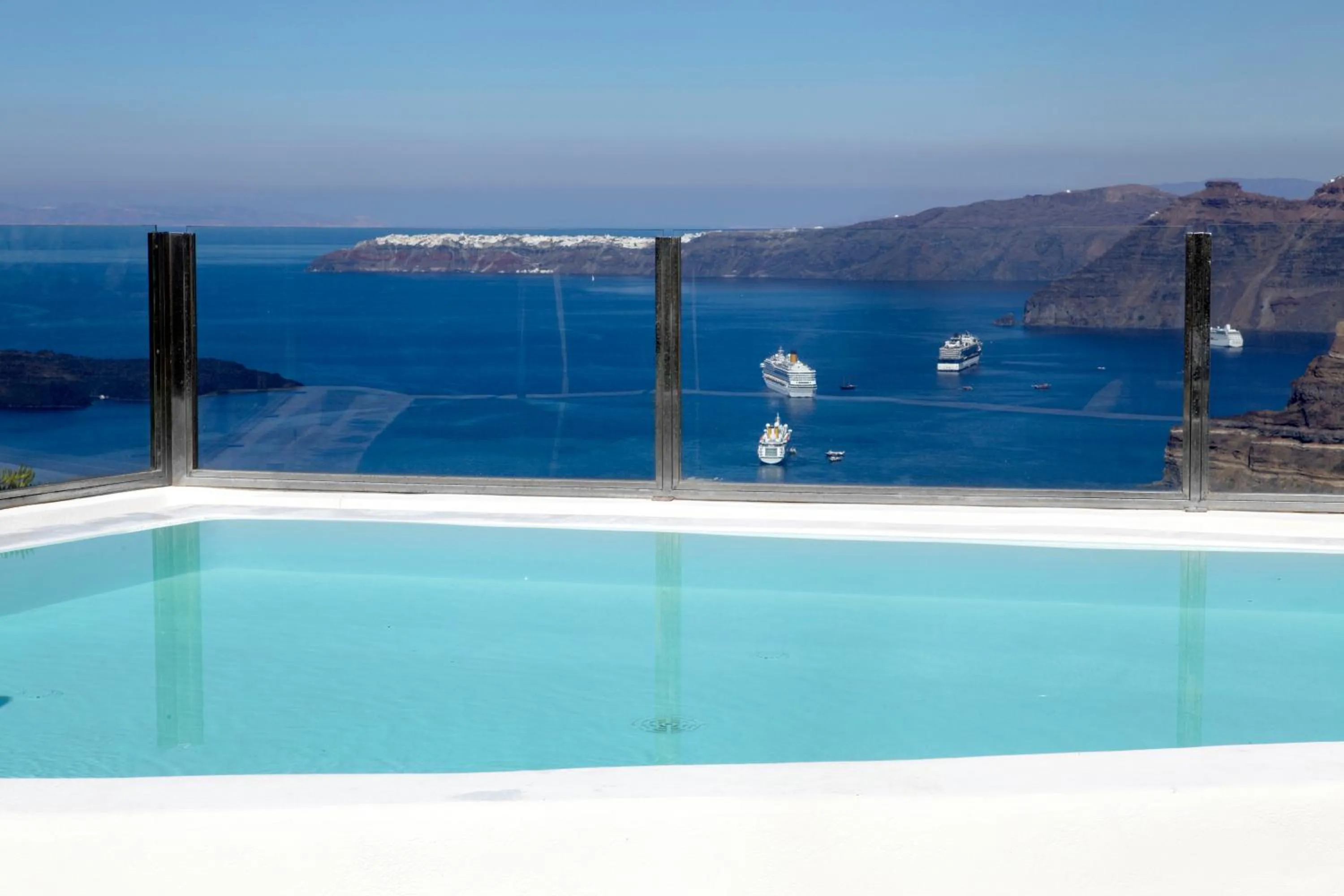 Day in Suites of the Gods Cave Spa Hotel