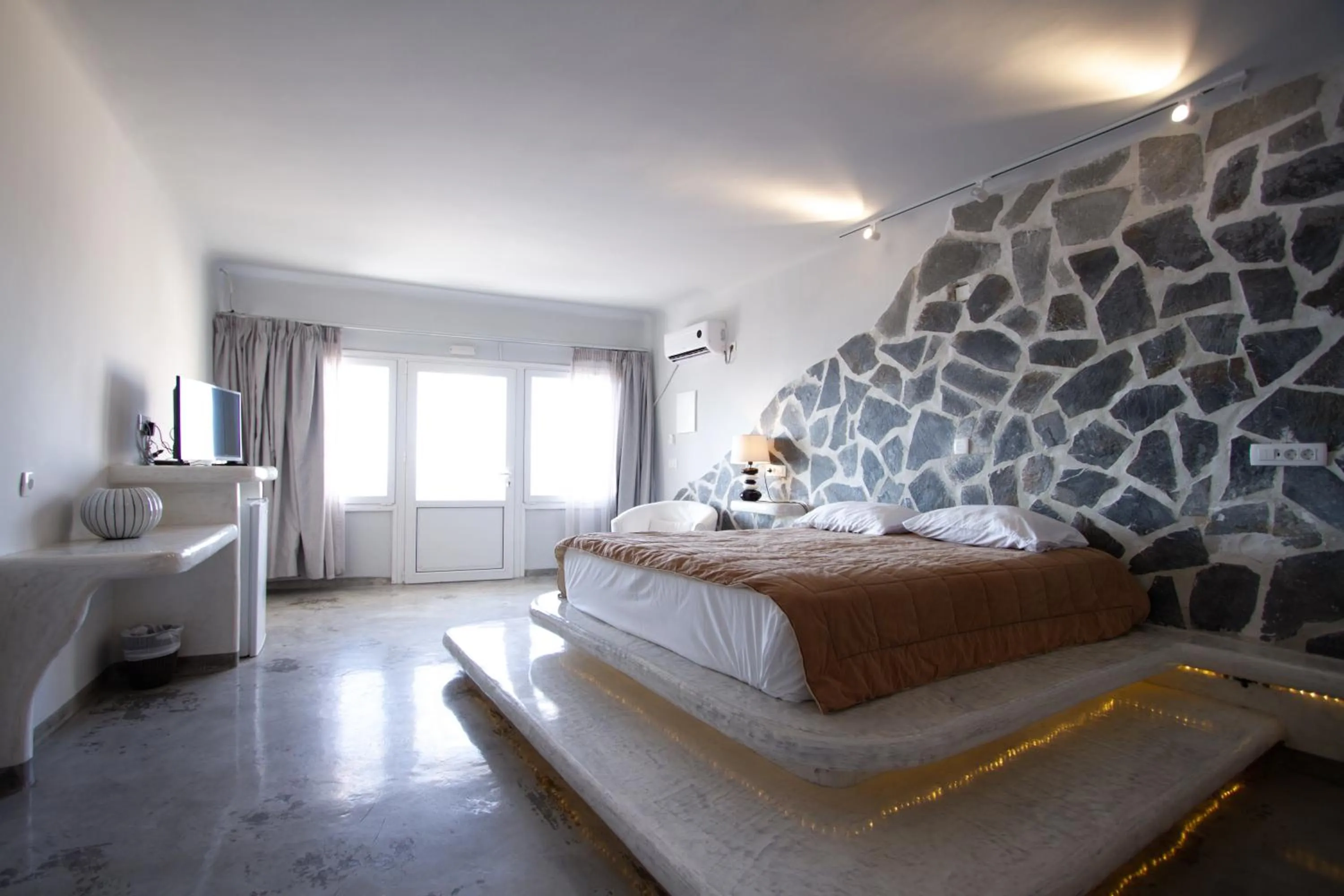 Photo of the whole room, Bed in Suites of the Gods Cave Spa Hotel