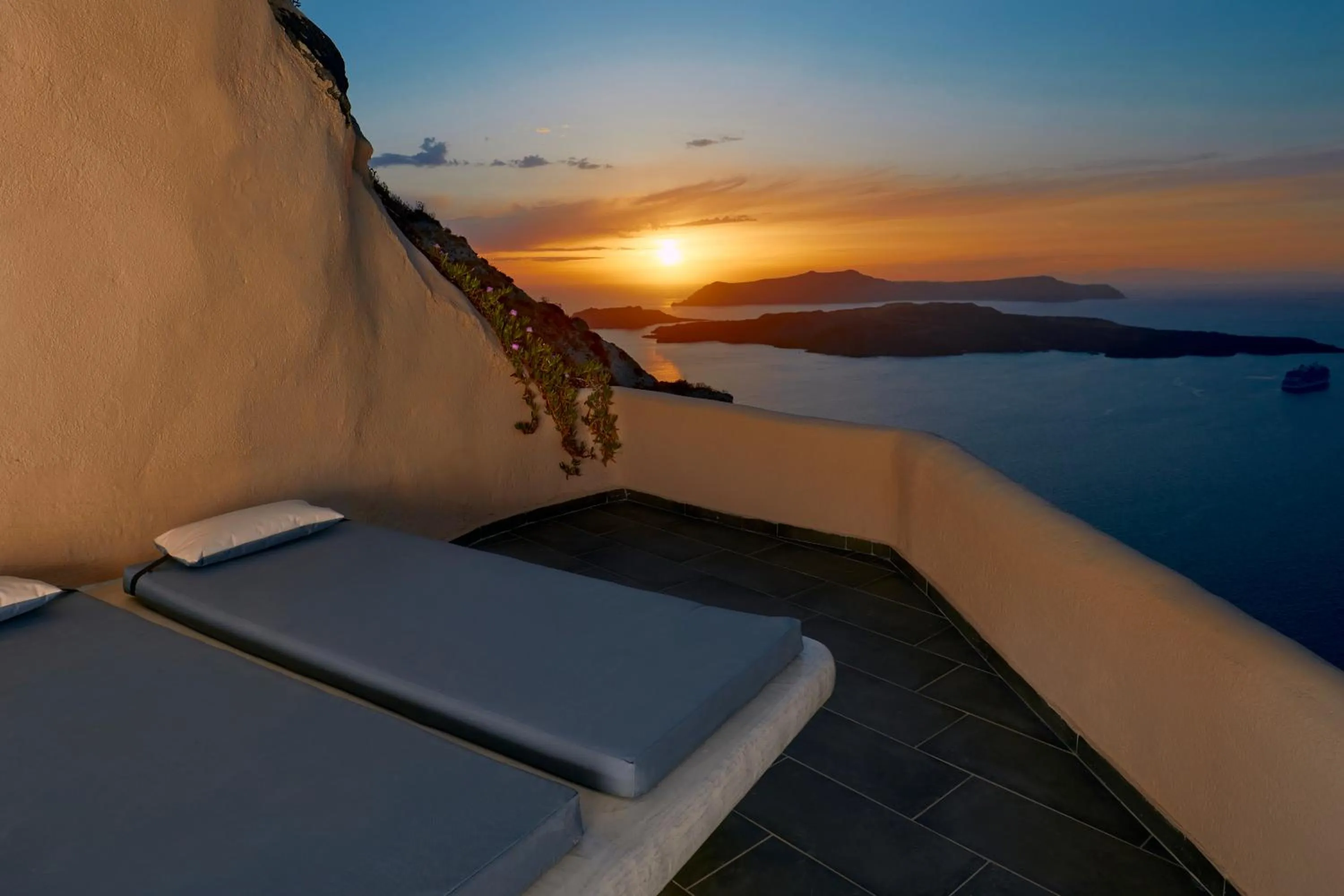 Natural landscape in Suites of the Gods Cave Spa Hotel