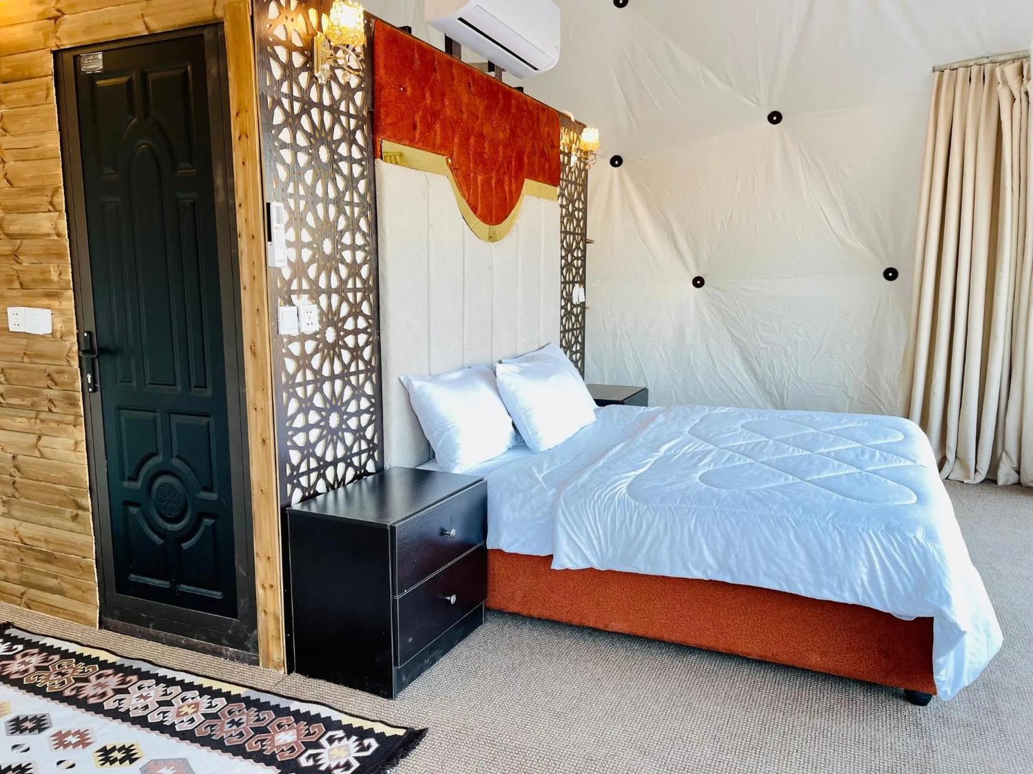 Bed in Shaheen Camp Wadi rum