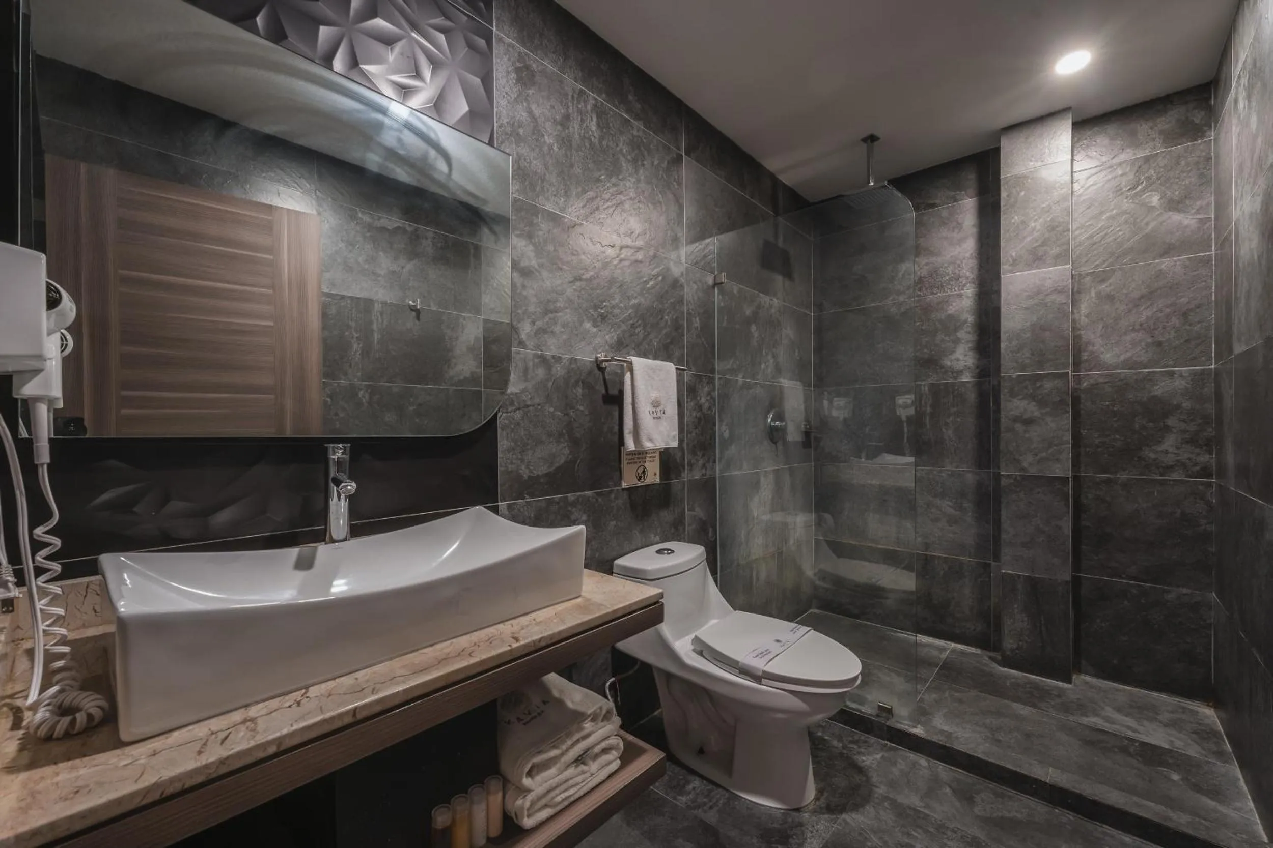 Toilet in Hotel Kavia Premium - Paseo Montejo