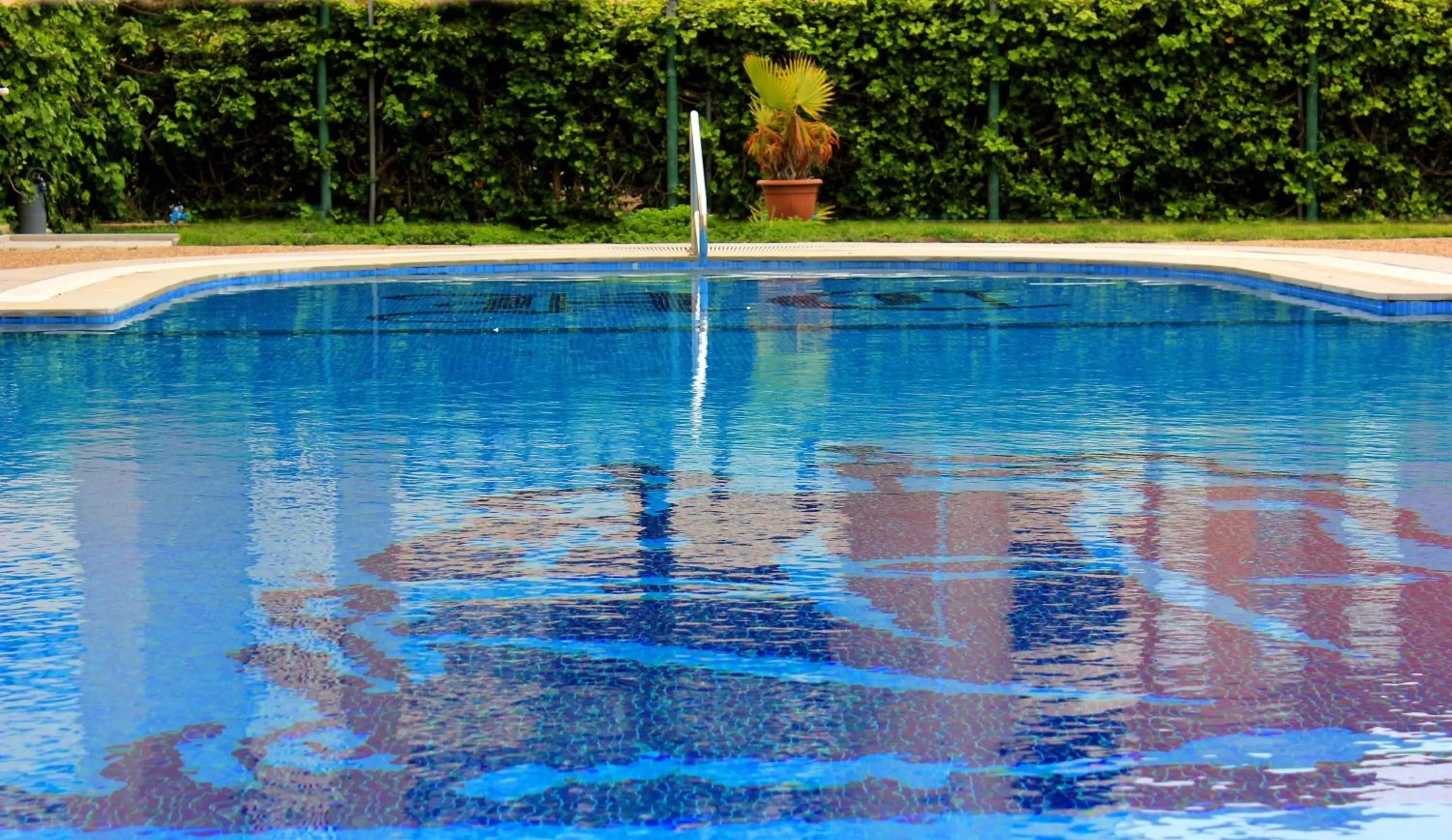 Swimming pool in Hotel Caribe