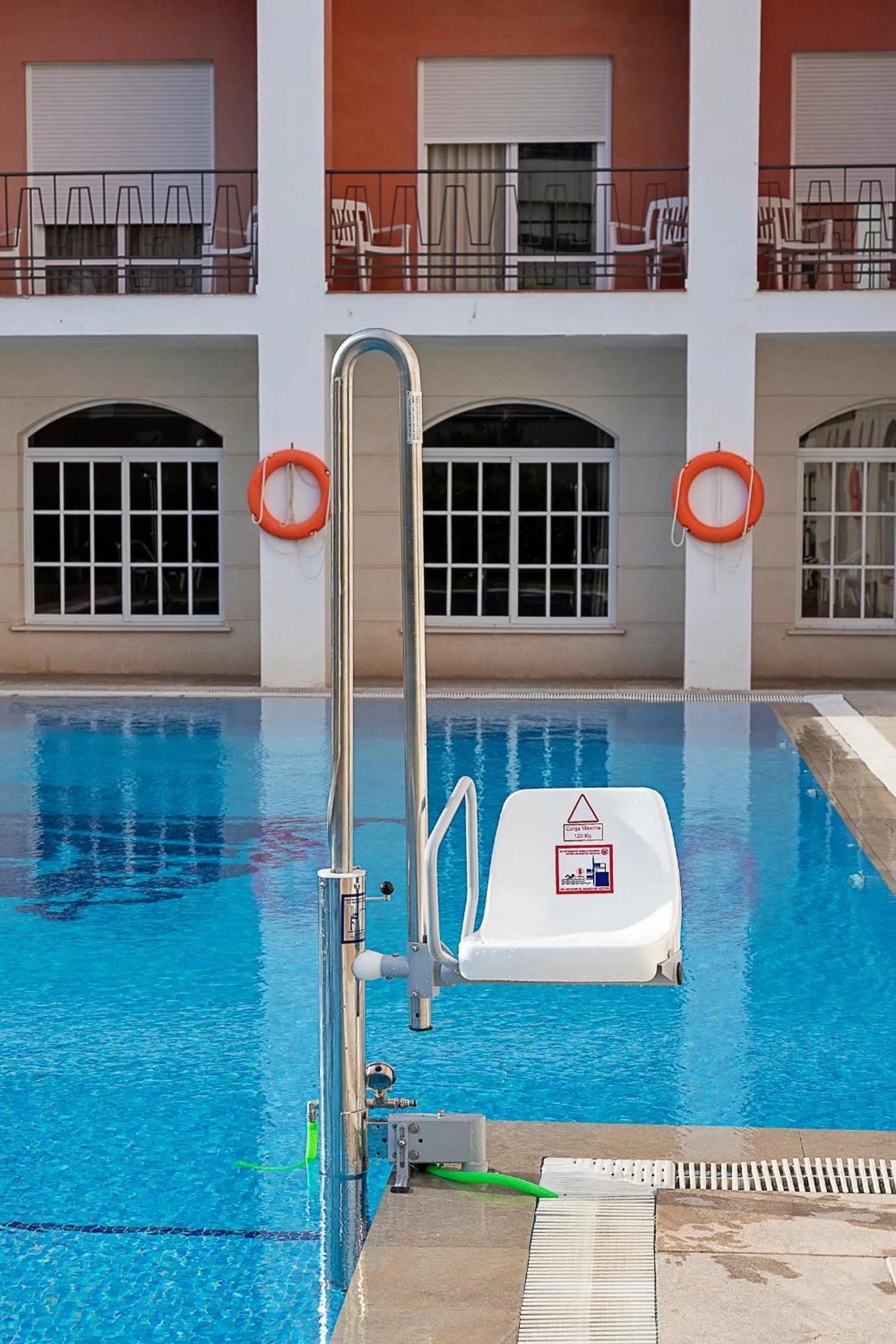 Swimming pool in Hotel Caribe