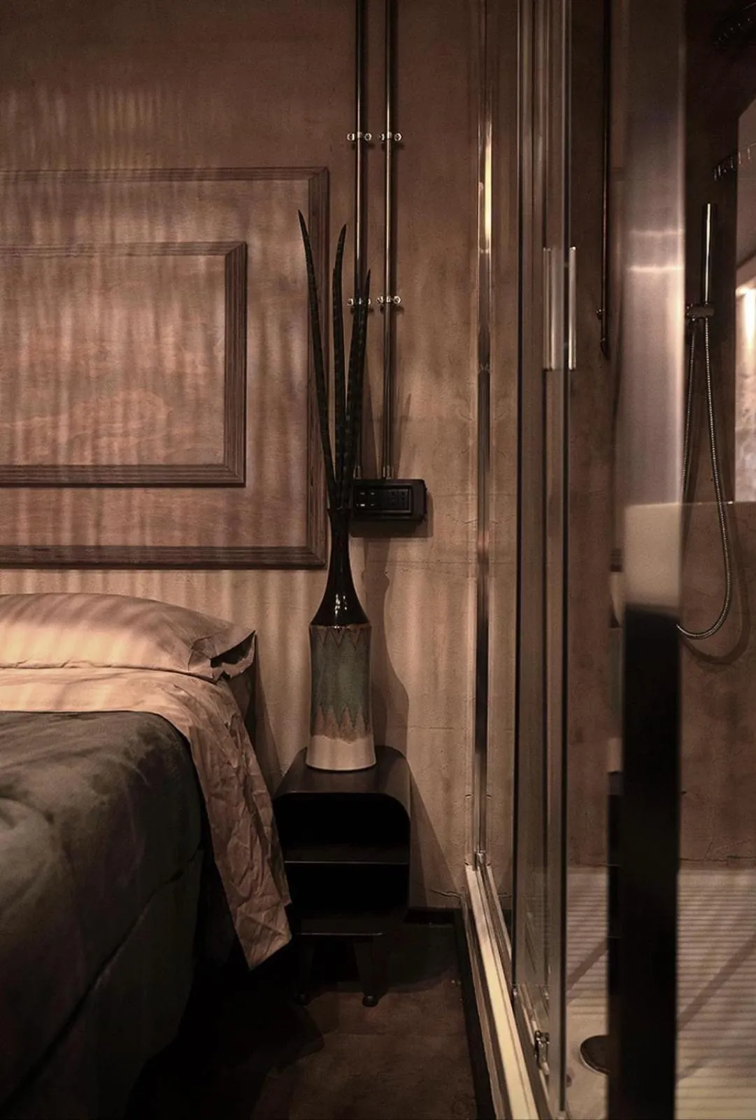 Bed in Hotel & Hostel 7