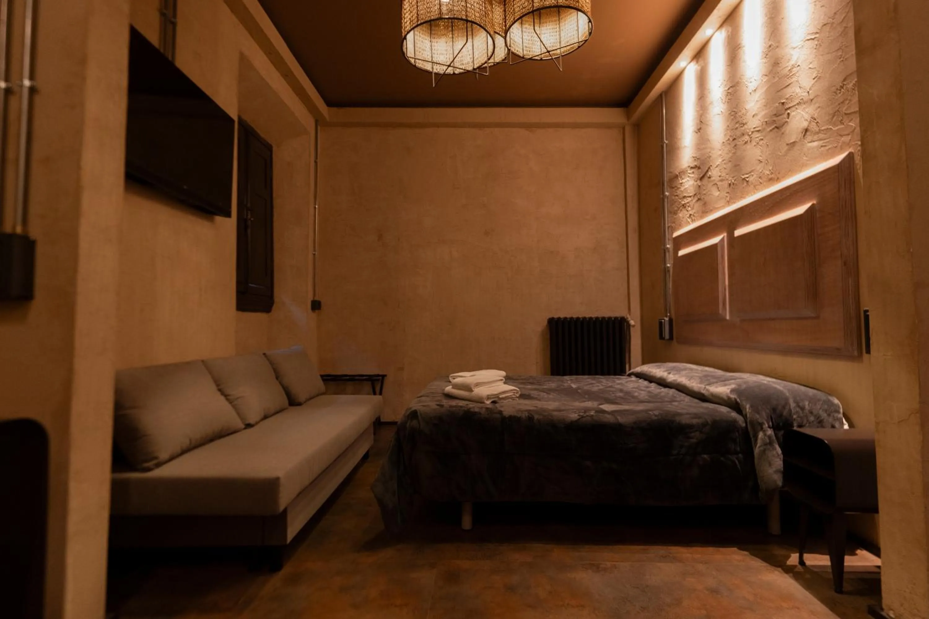 Bed in Hotel & Hostel 7