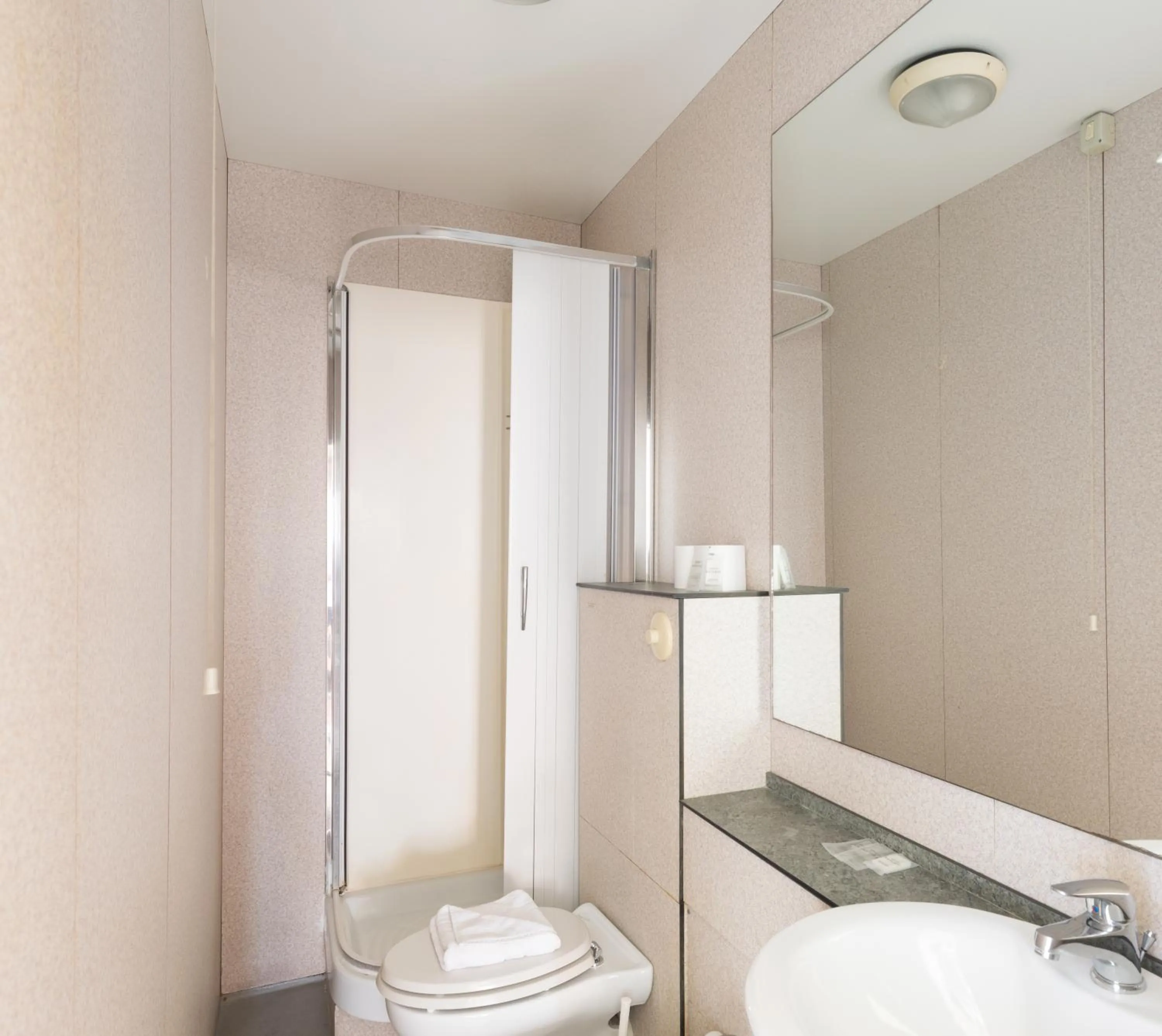 Shower in Hotel & Hostel 7