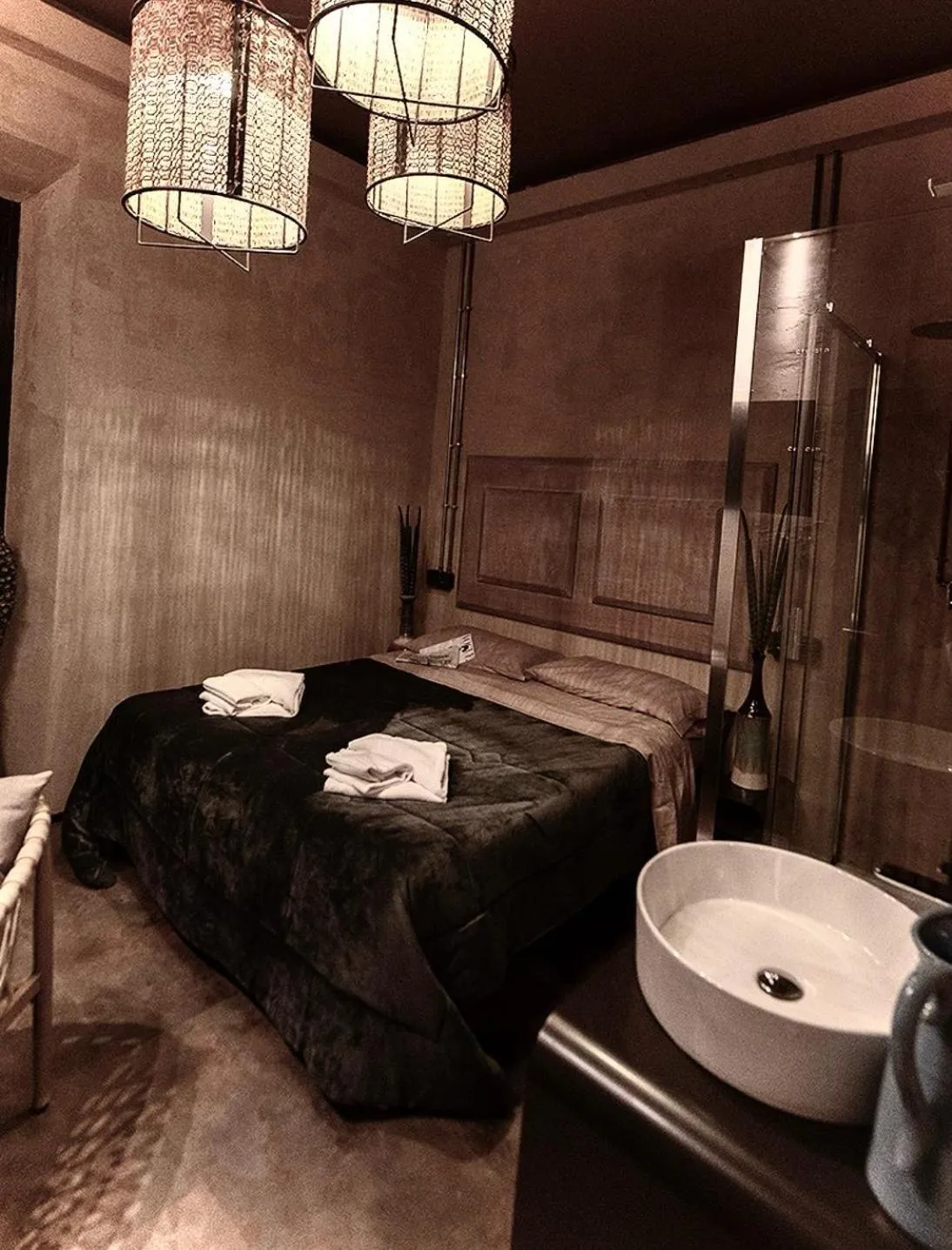 Bed in Hotel & Hostel 7