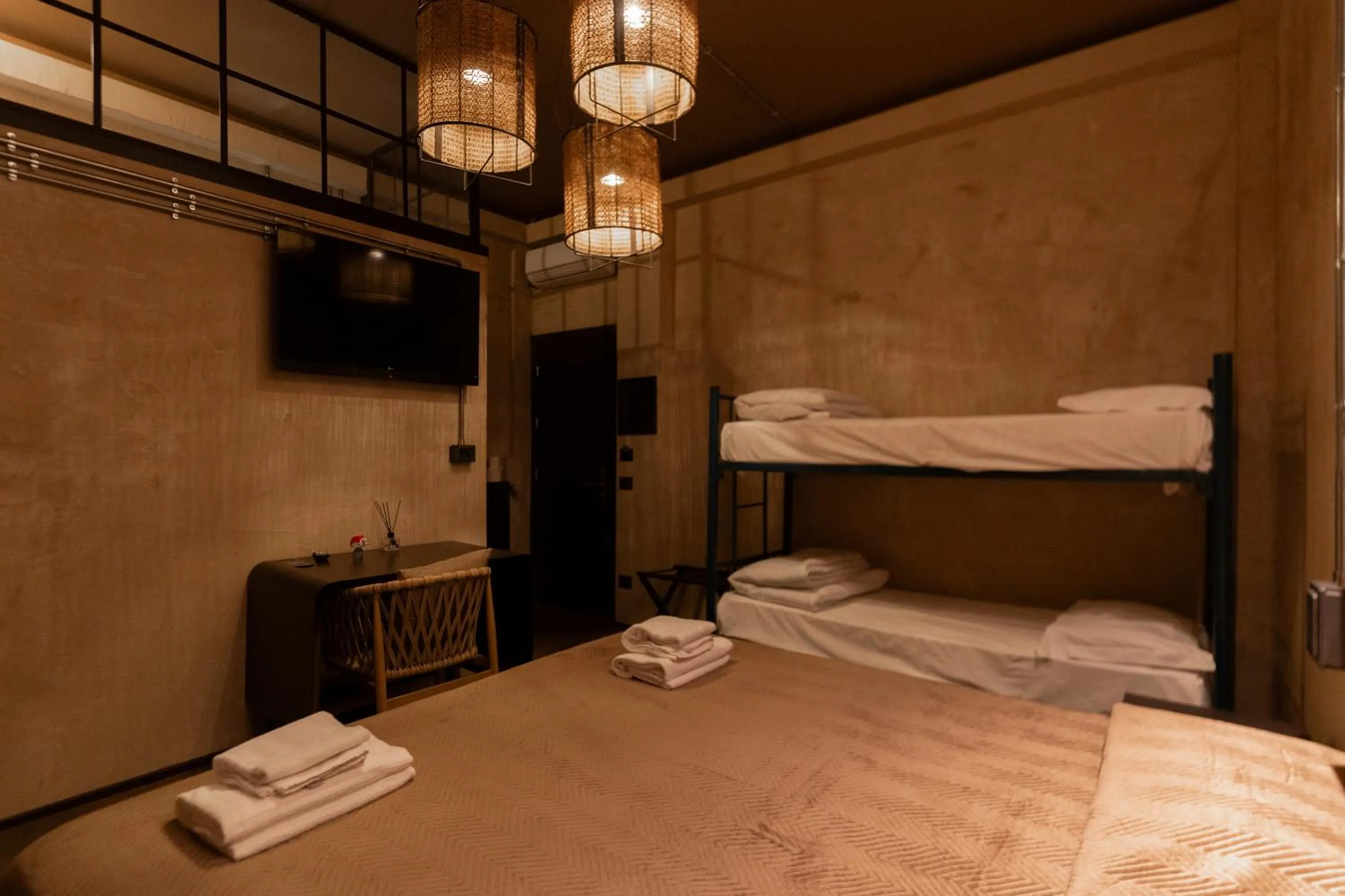 Bed in Hotel & Hostel 7