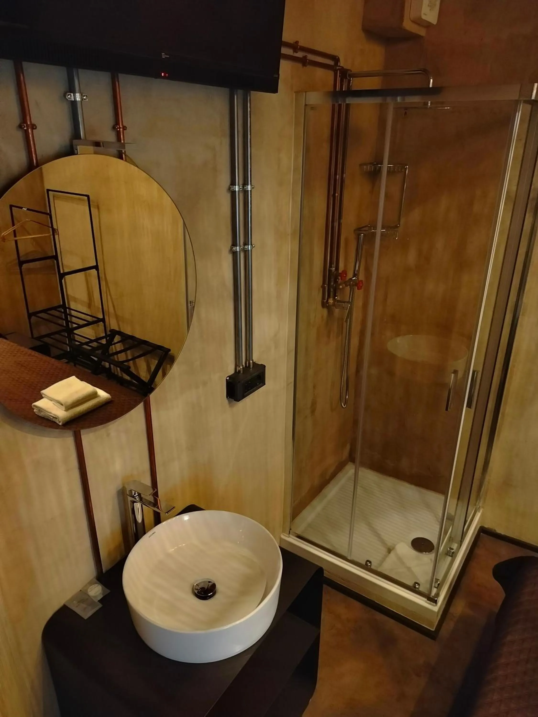 Shower in Hotel & Hostel 7