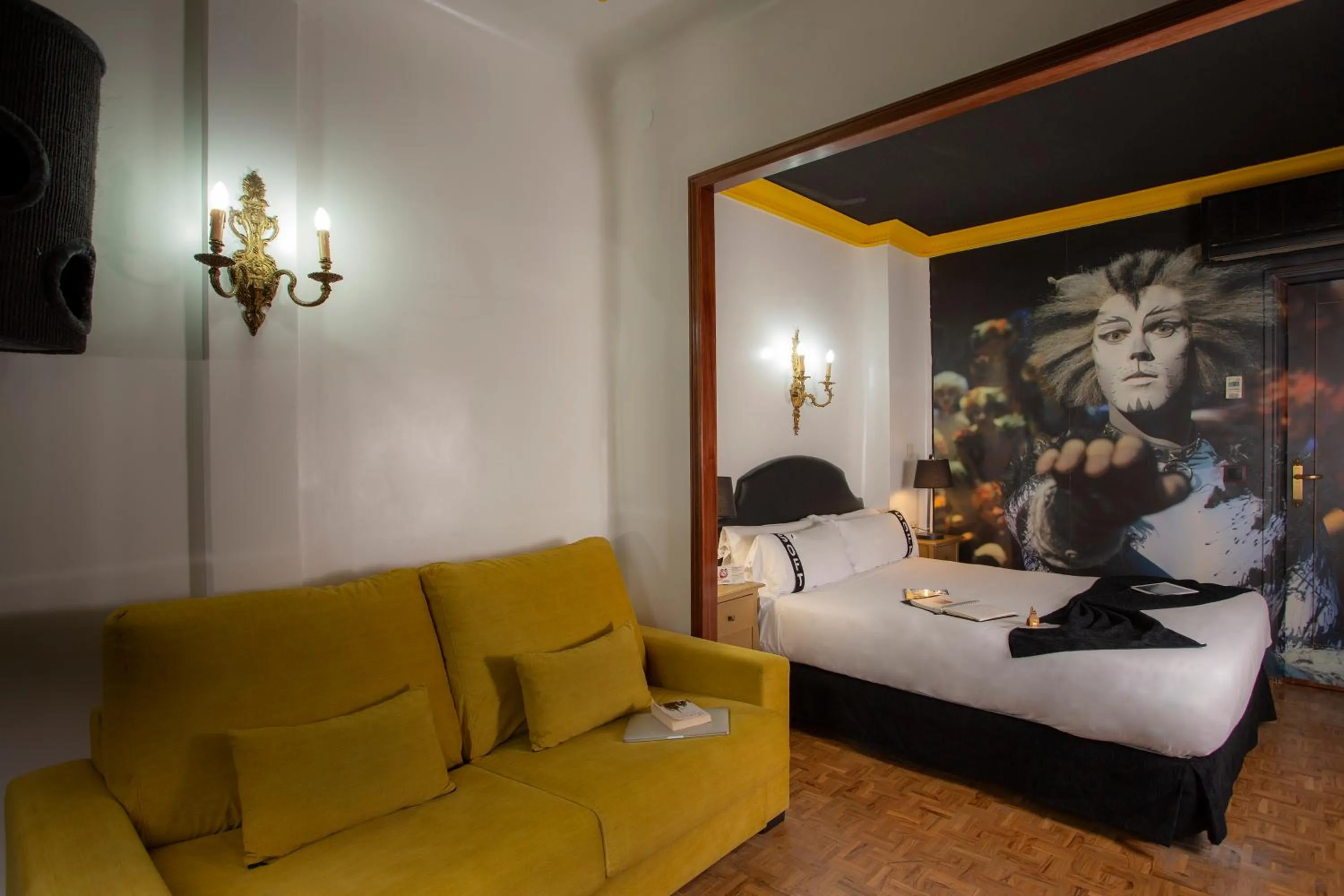 Bedroom, Bed in Casual del Teatro Madrid