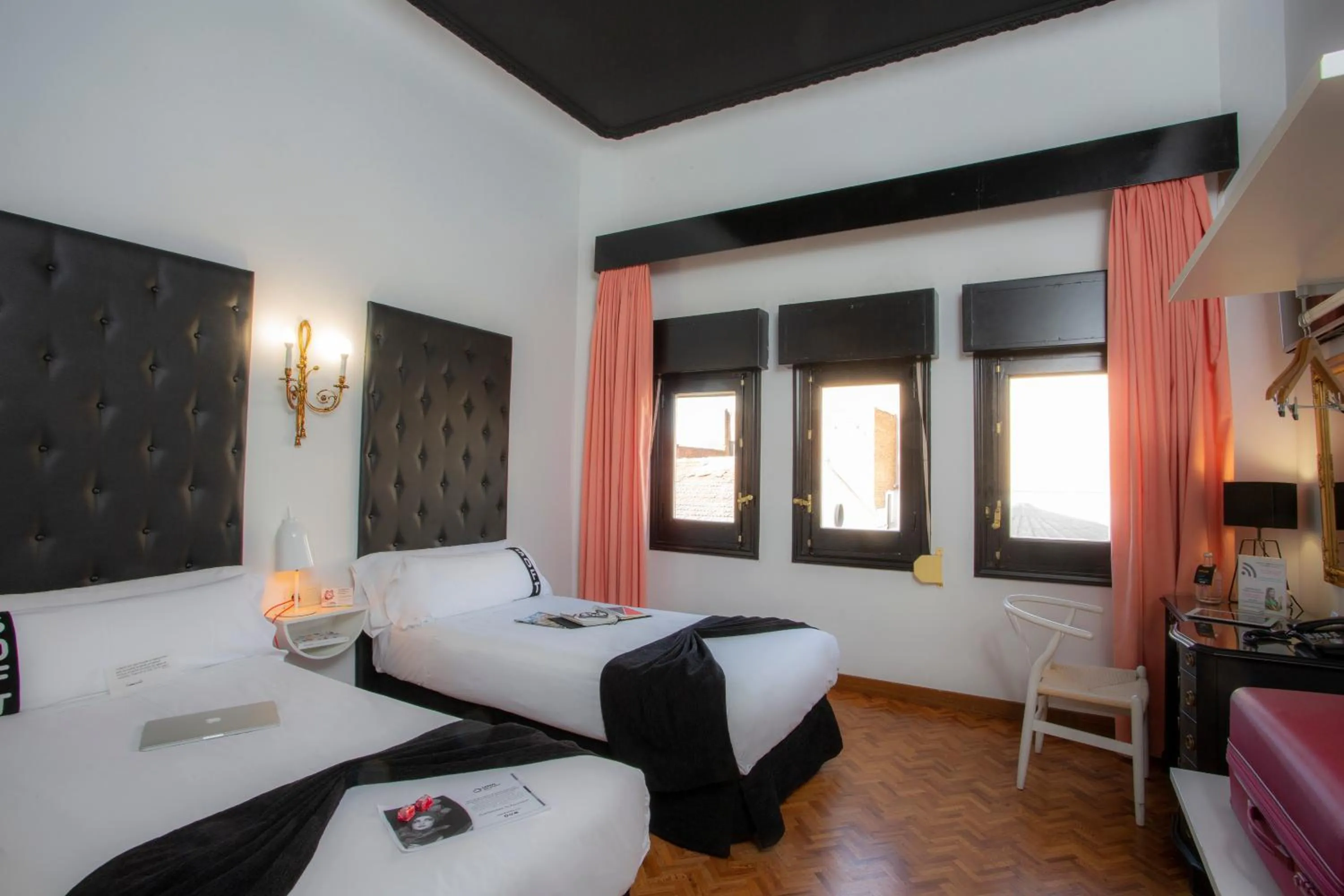 Bedroom, Bed in Casual del Teatro Madrid