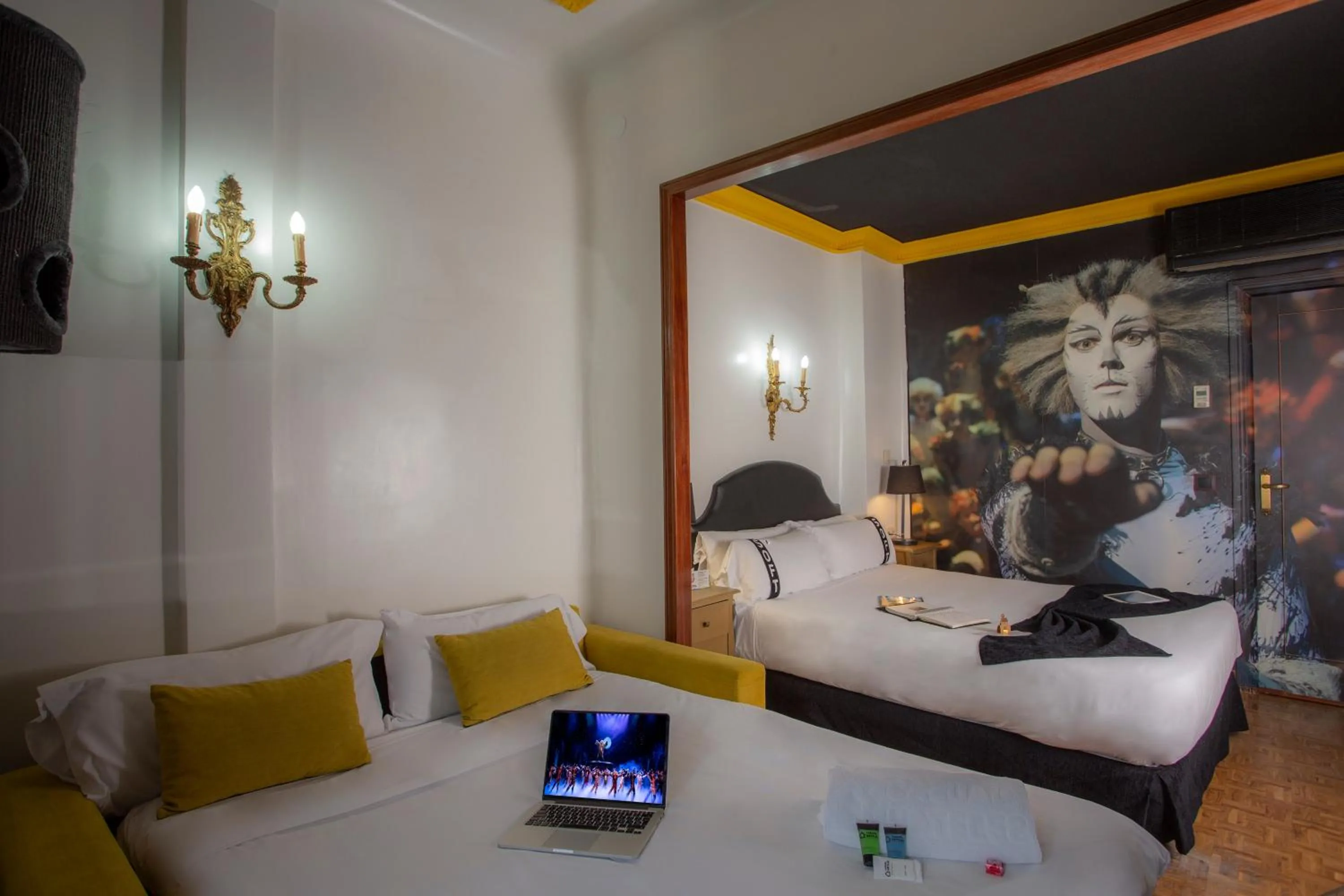 Bedroom, Bed in Casual del Teatro Madrid