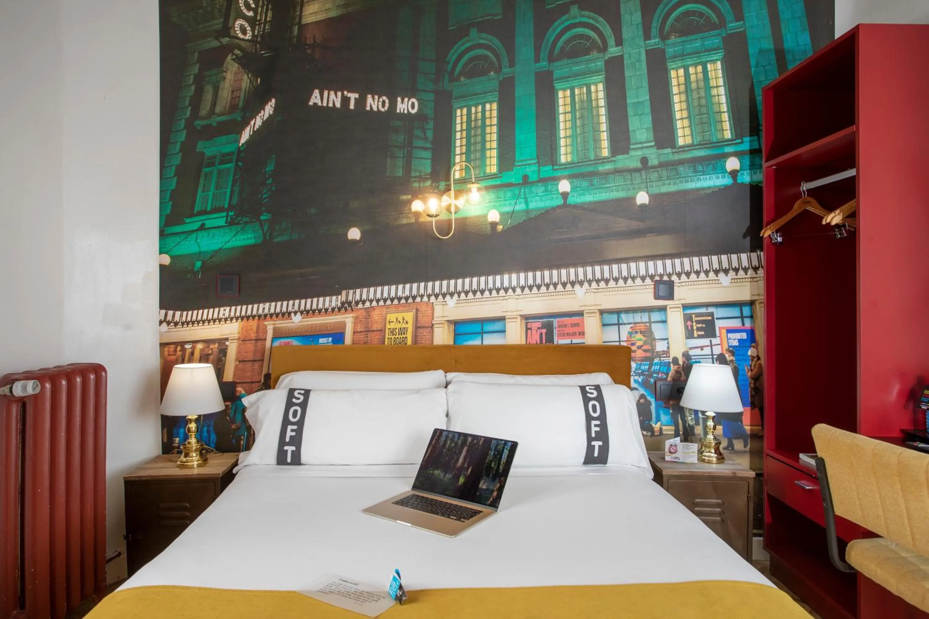 Bed in Casual del Teatro Madrid