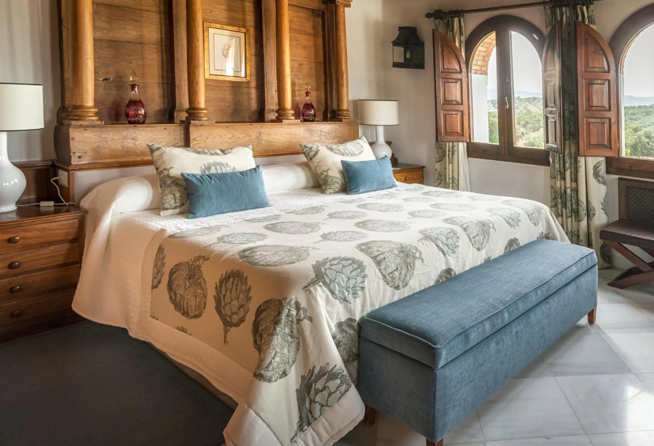 Bed in Finca La Bobadilla - The Leading Hotels of the World