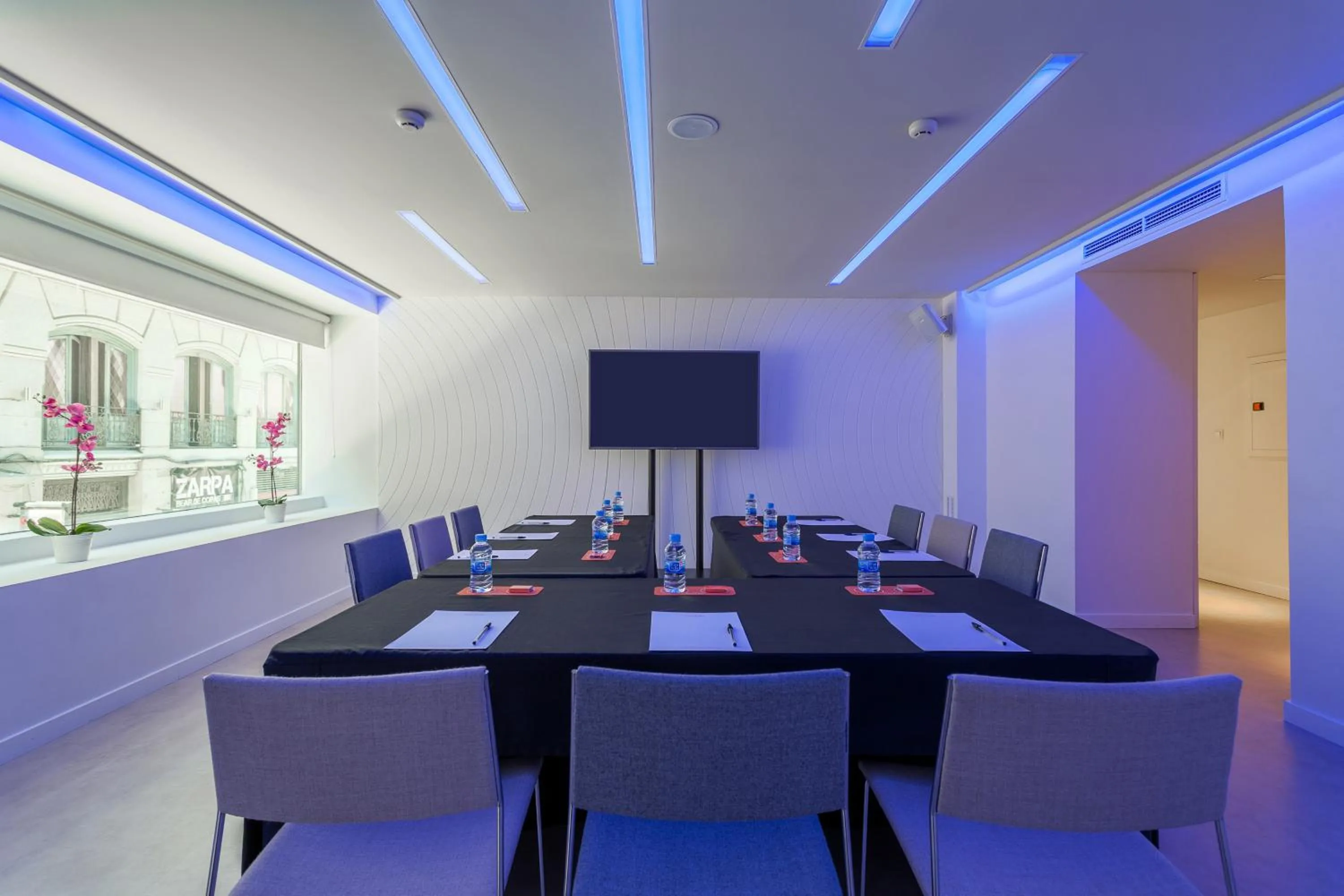 Business facilities in Room Mate Oscar, Madrid