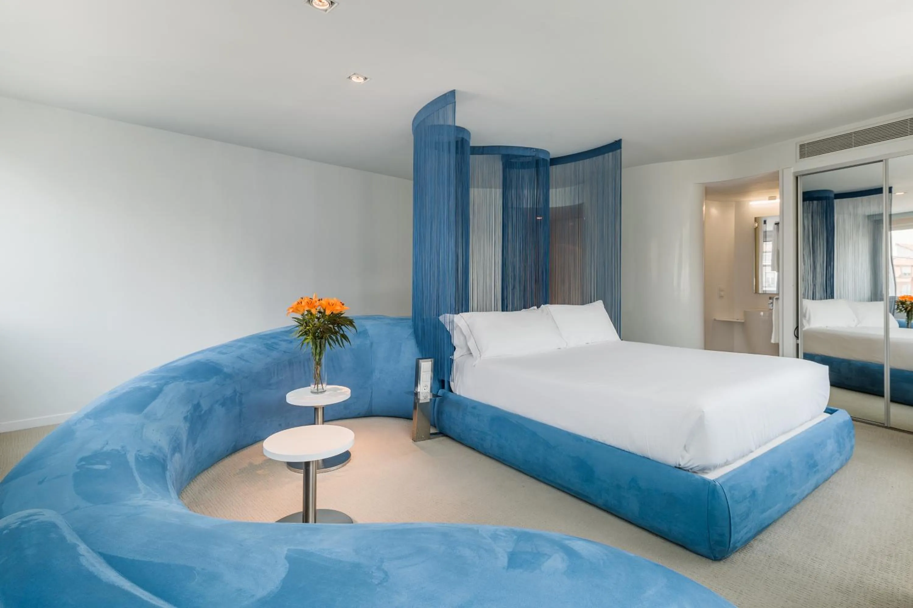 Photo of the whole room, Bed in Room Mate Oscar, Madrid