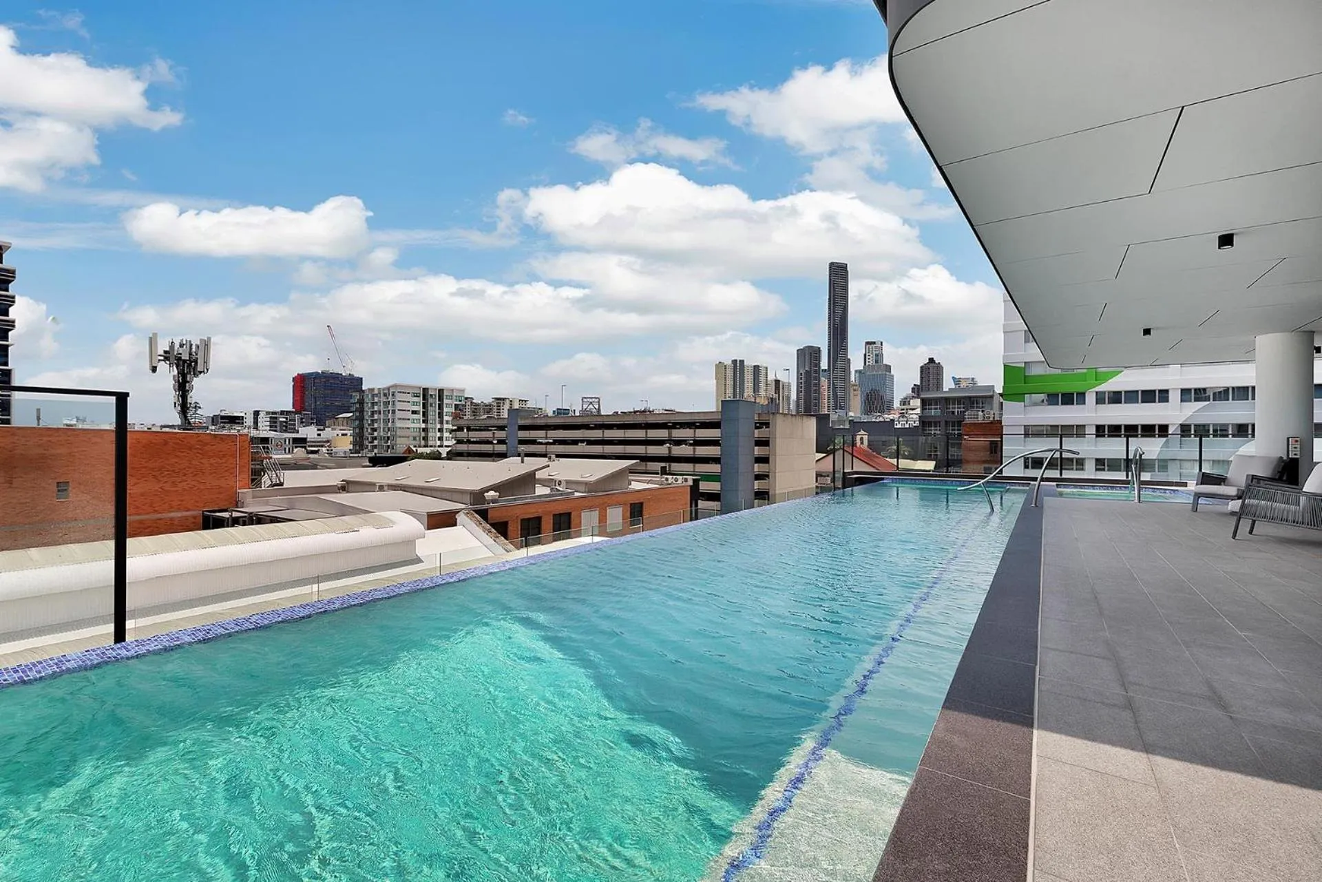 Swimming pool in Kooii Apartments